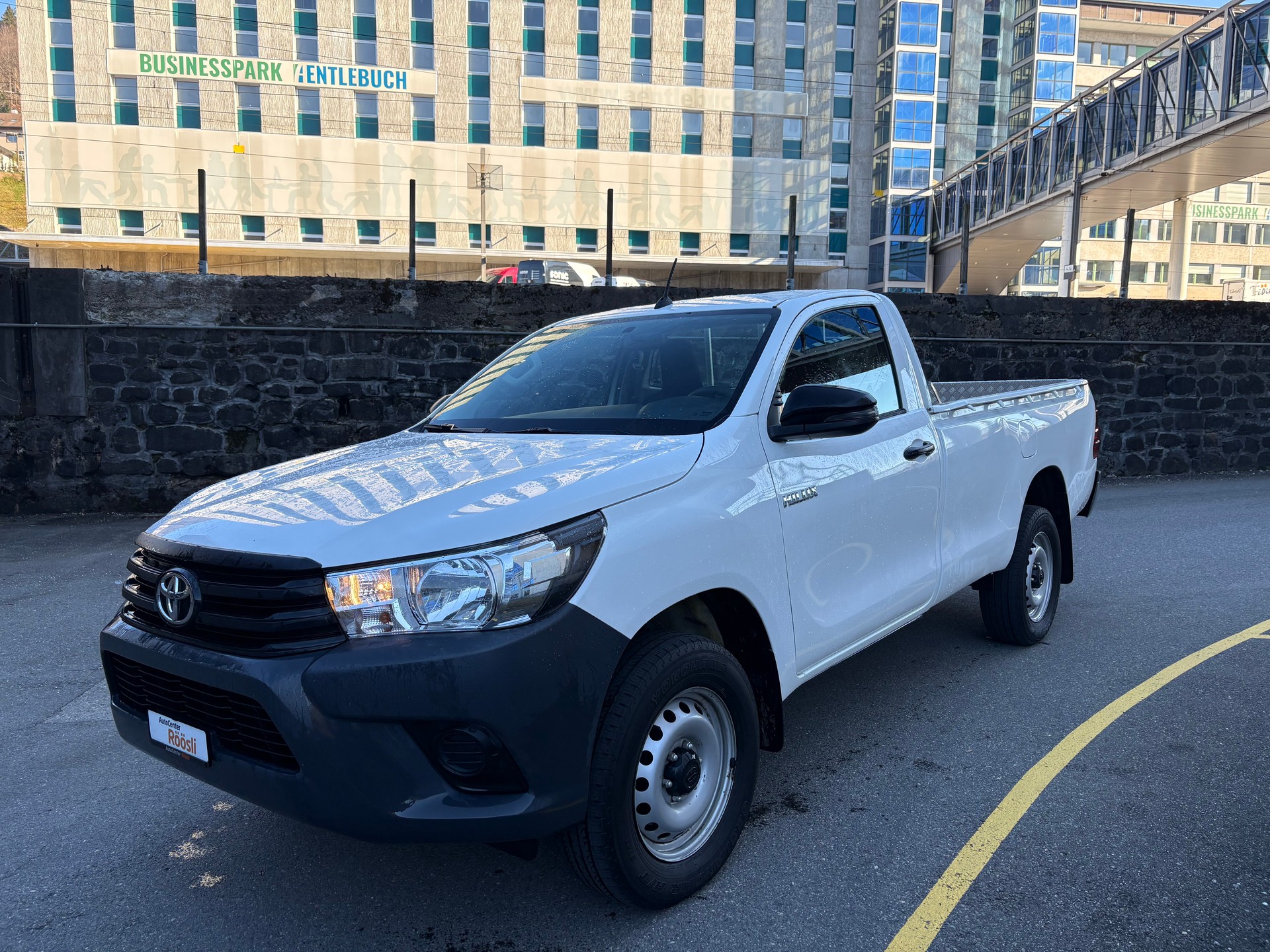 TOYOTA Hilux 2.4D-4D Single-Cab 4x4-image-3
