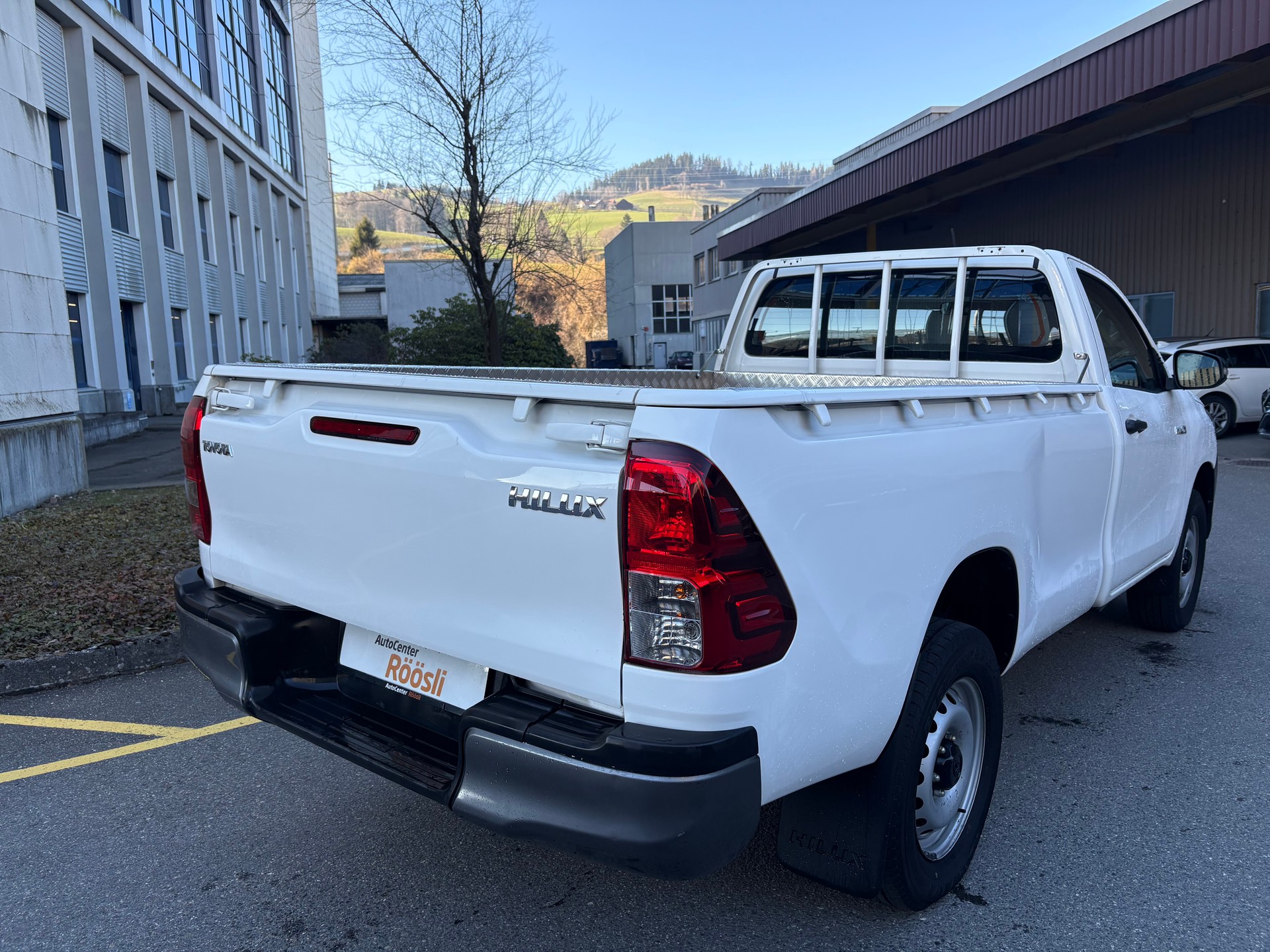 TOYOTA Hilux 2.4D-4D Single-Cab 4x4-image-6