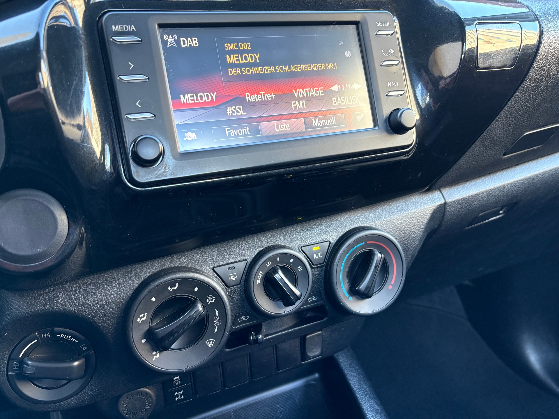 TOYOTA Hilux 2.4D-4D Single-Cab 4x4-image-11