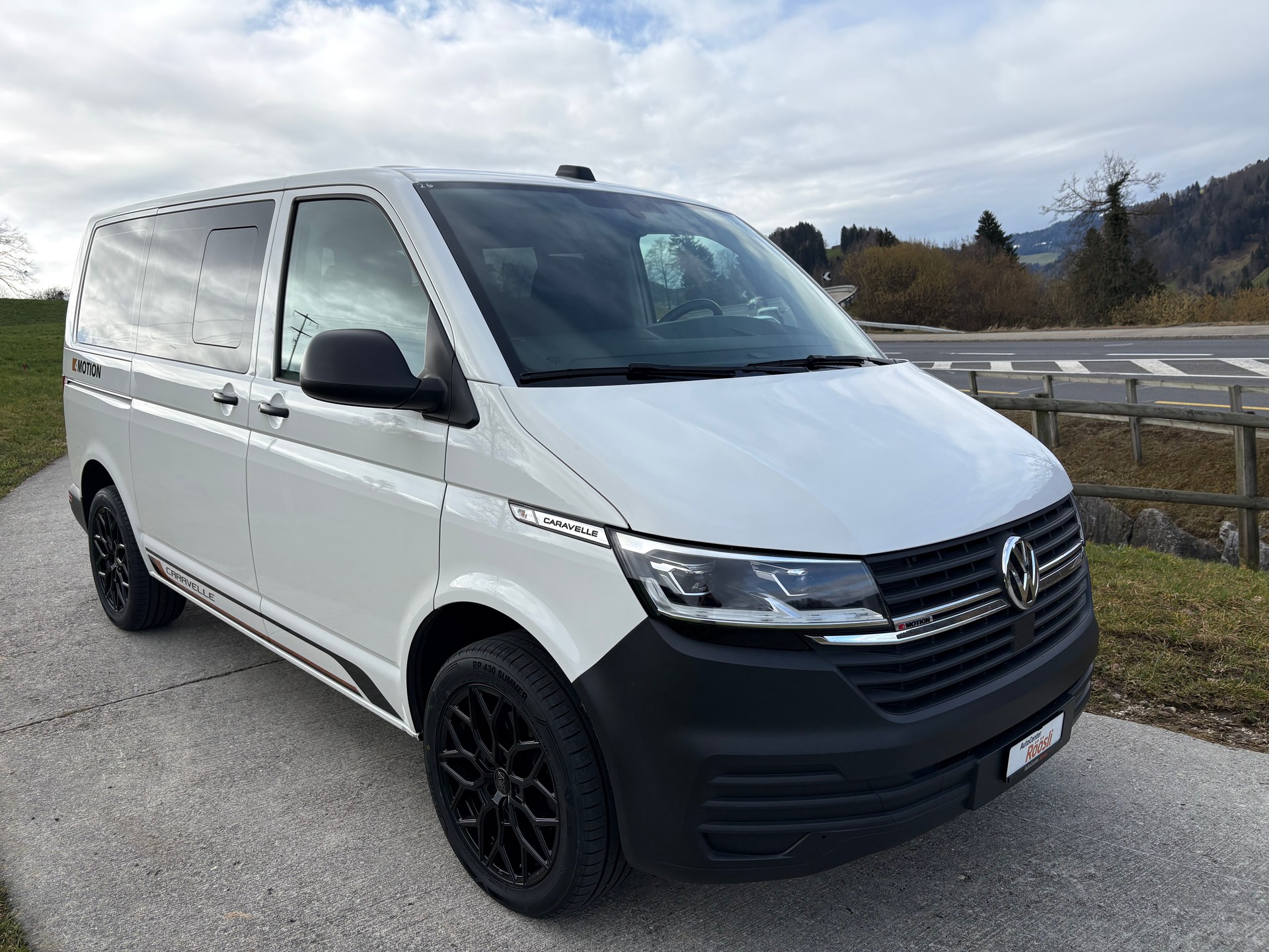 VW T6.1 Caravelle 2.0 TDI 4Motion-image-1
