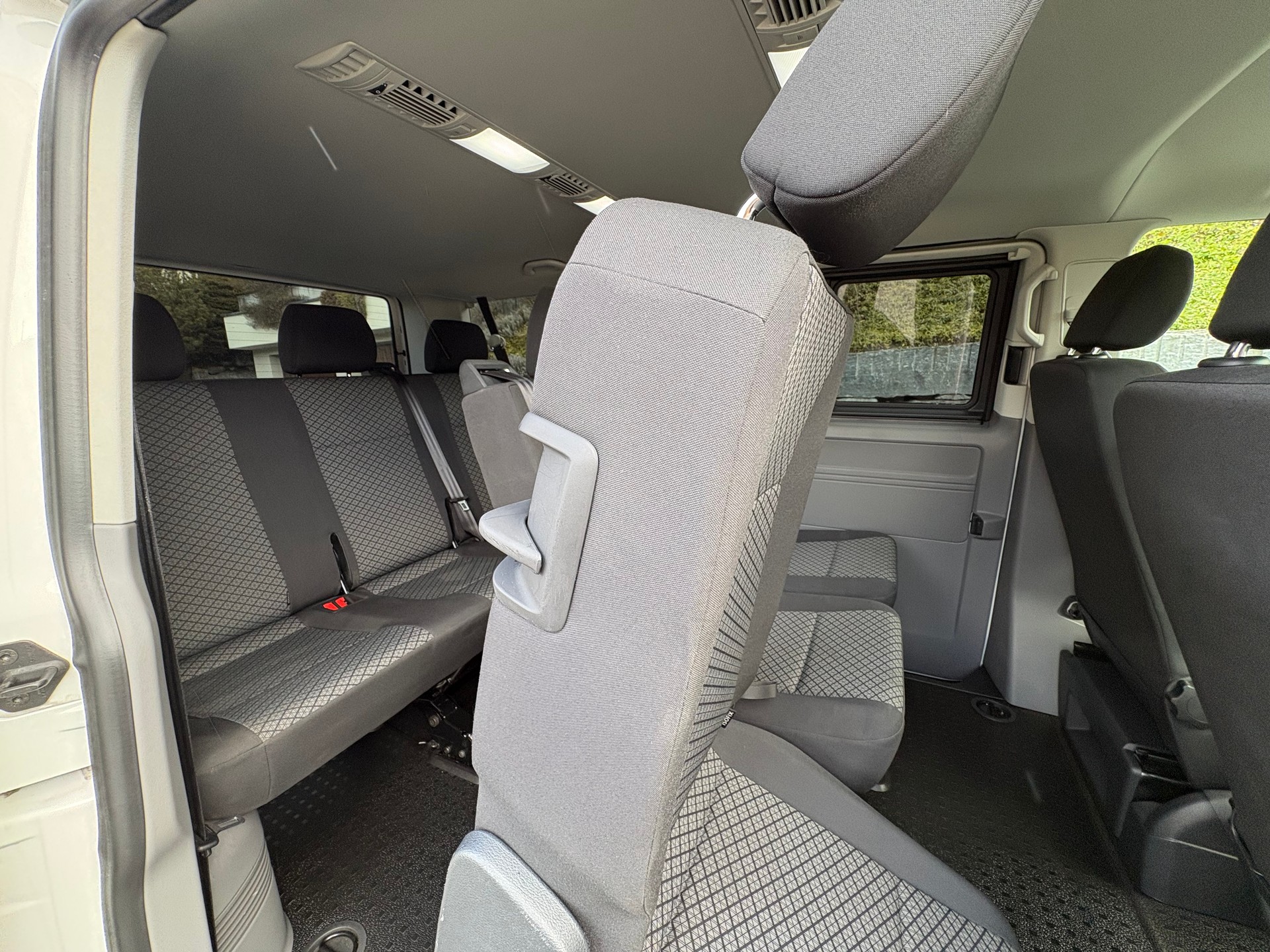VW T6.1 Caravelle 2.0 TDI 4Motion-image-13