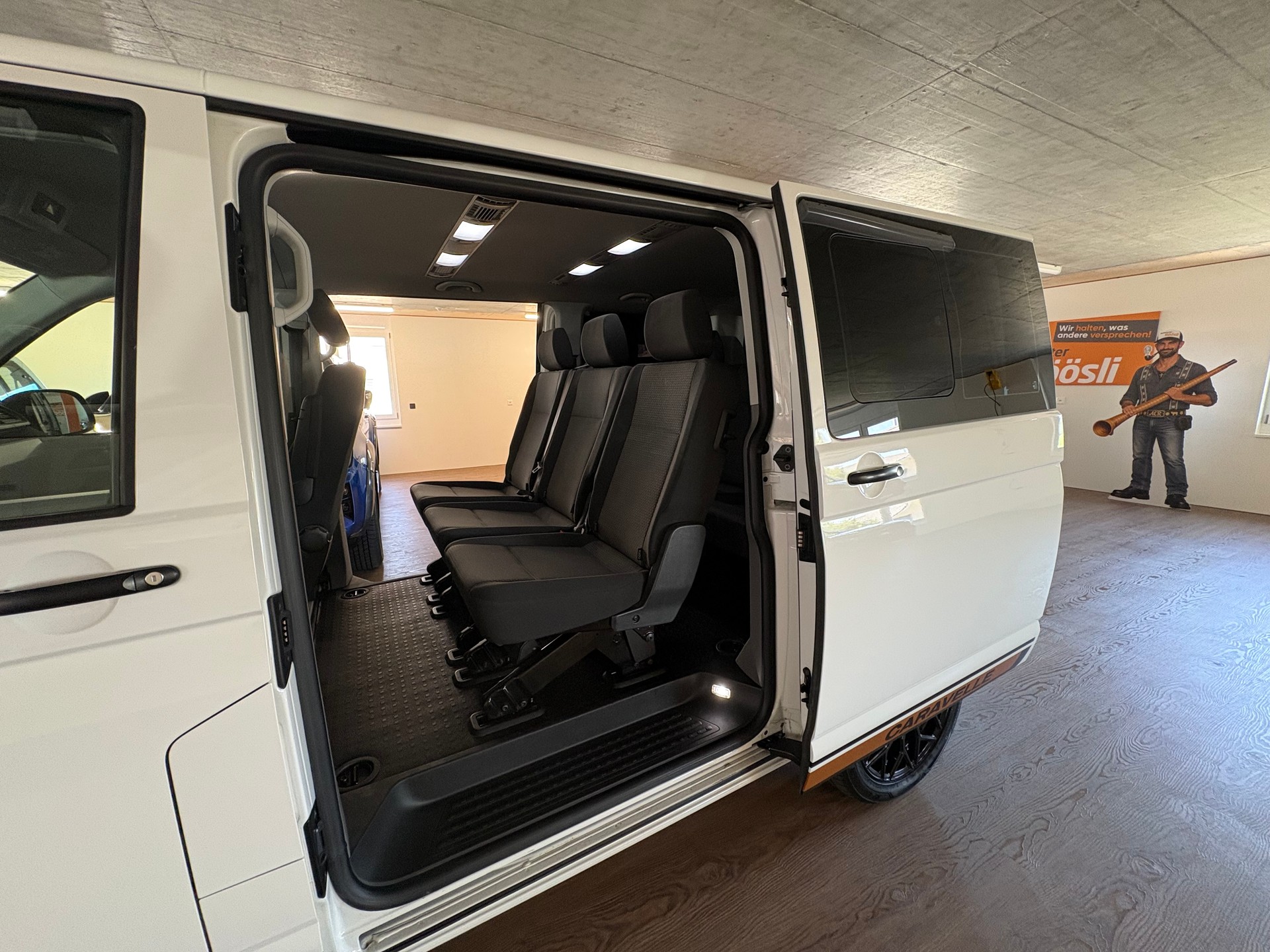 VW T6.1 Caravelle 2.0 TDI 4Motion-image-11
