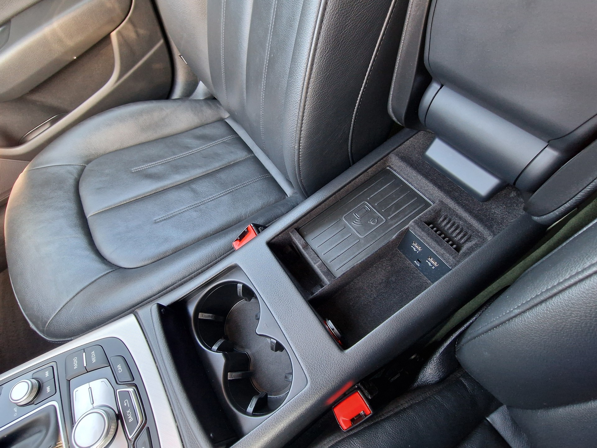 AUDI A6 Avant 2.0 TDI-image-26