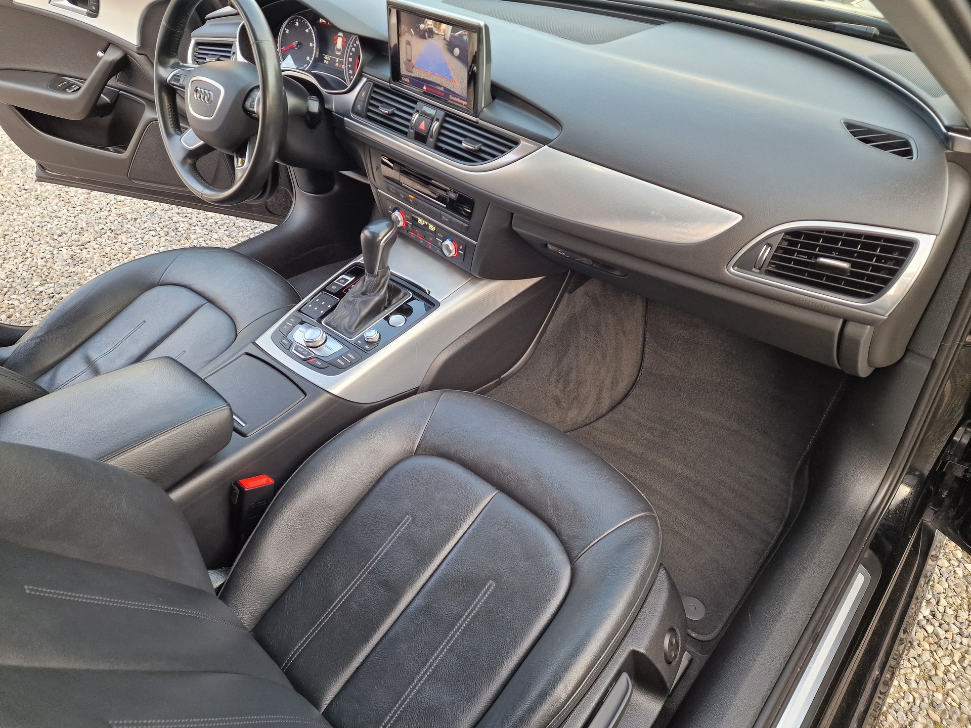 AUDI A6 Avant 2.0 TDI-image-15