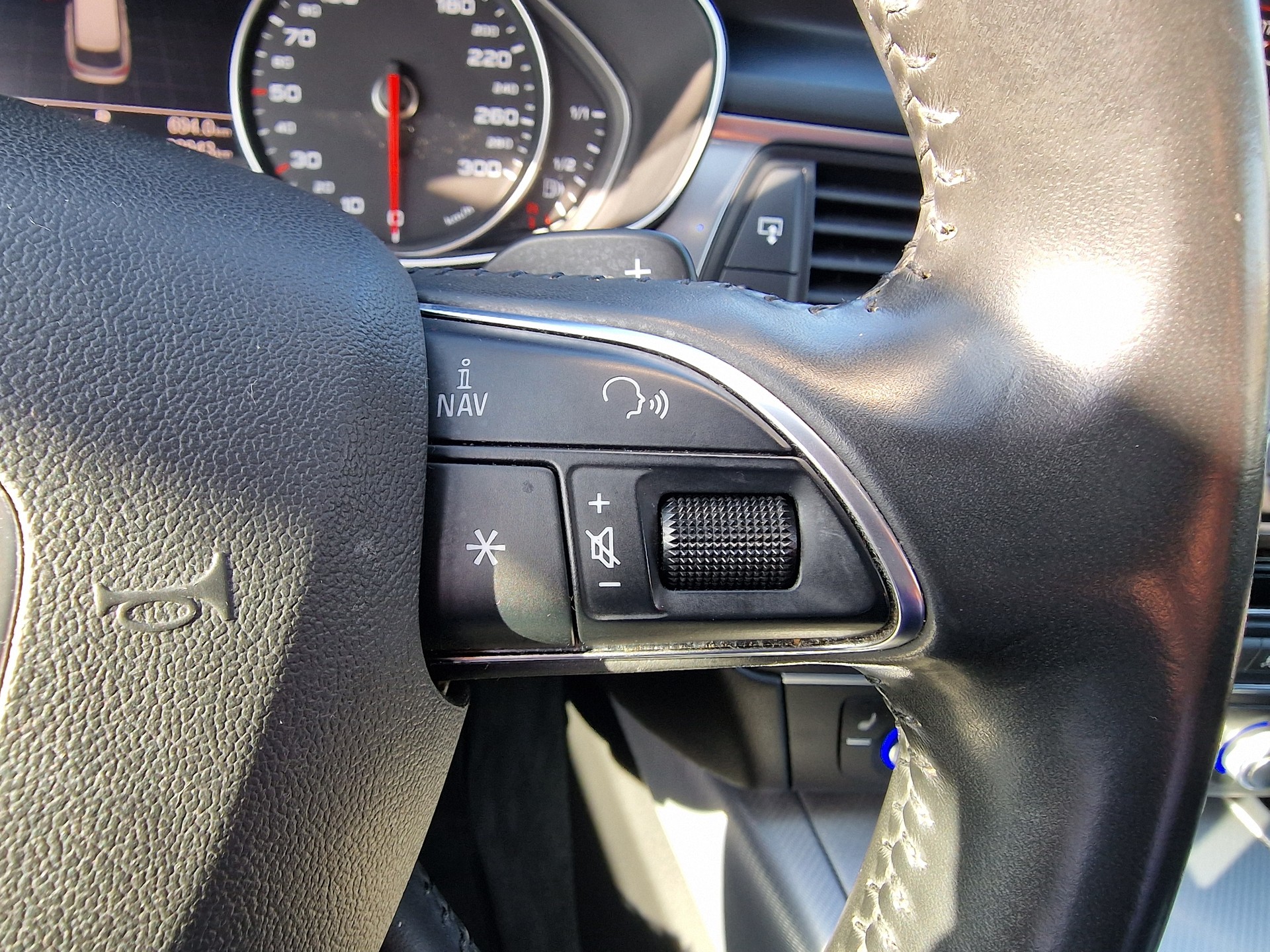 AUDI A6 Avant 2.0 TDI-image-20