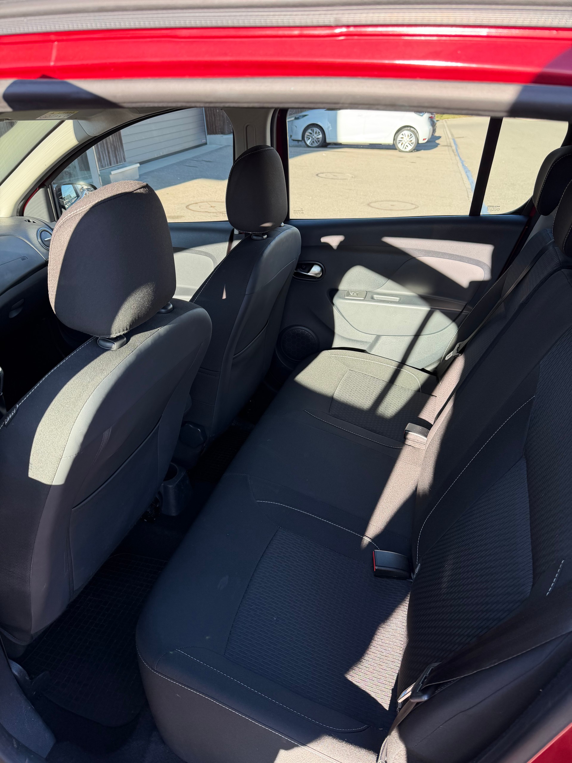 DACIA Sandero 1.0 Essential-image-8