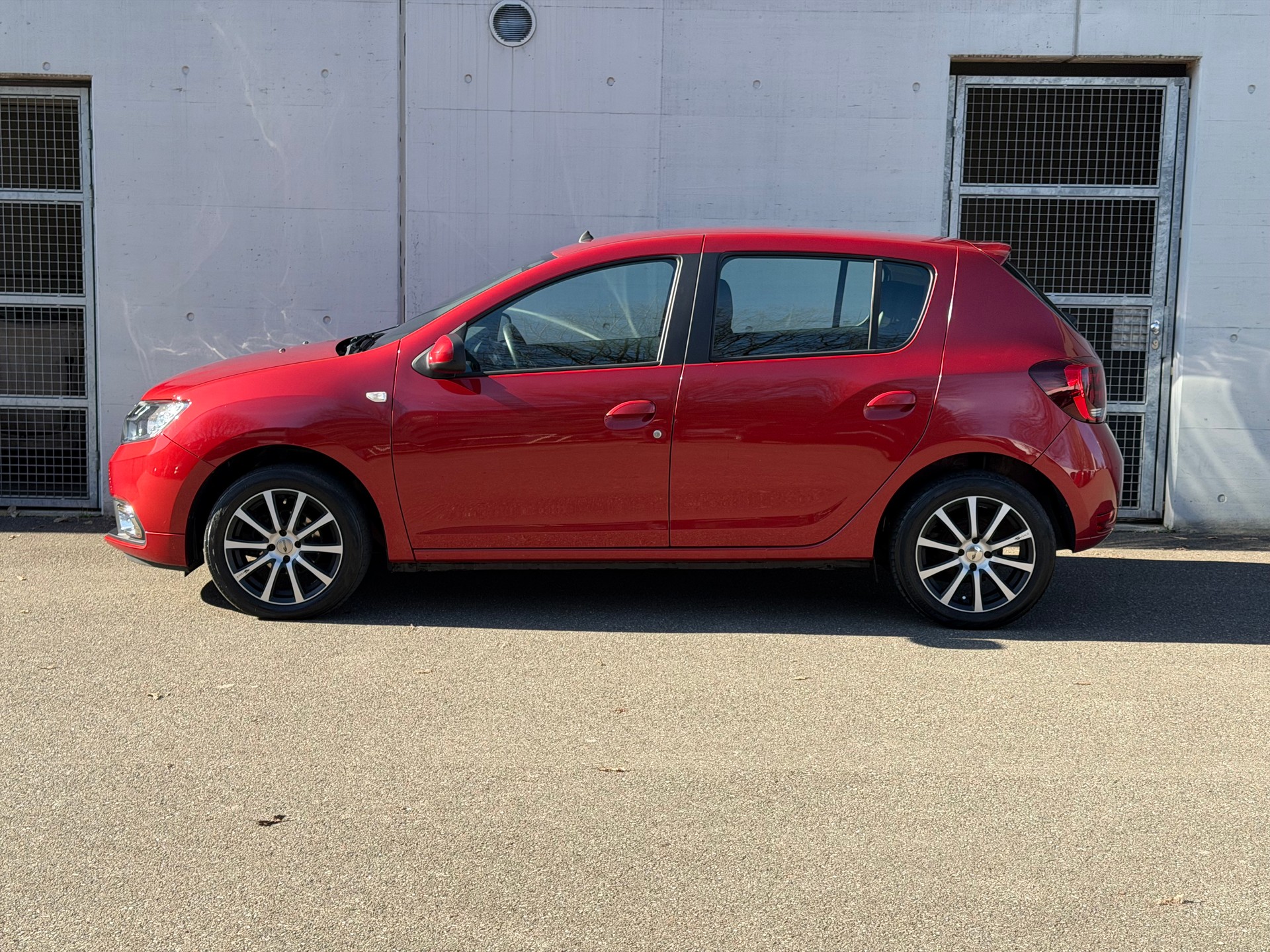 DACIA Sandero 1.0 Essential-image-2