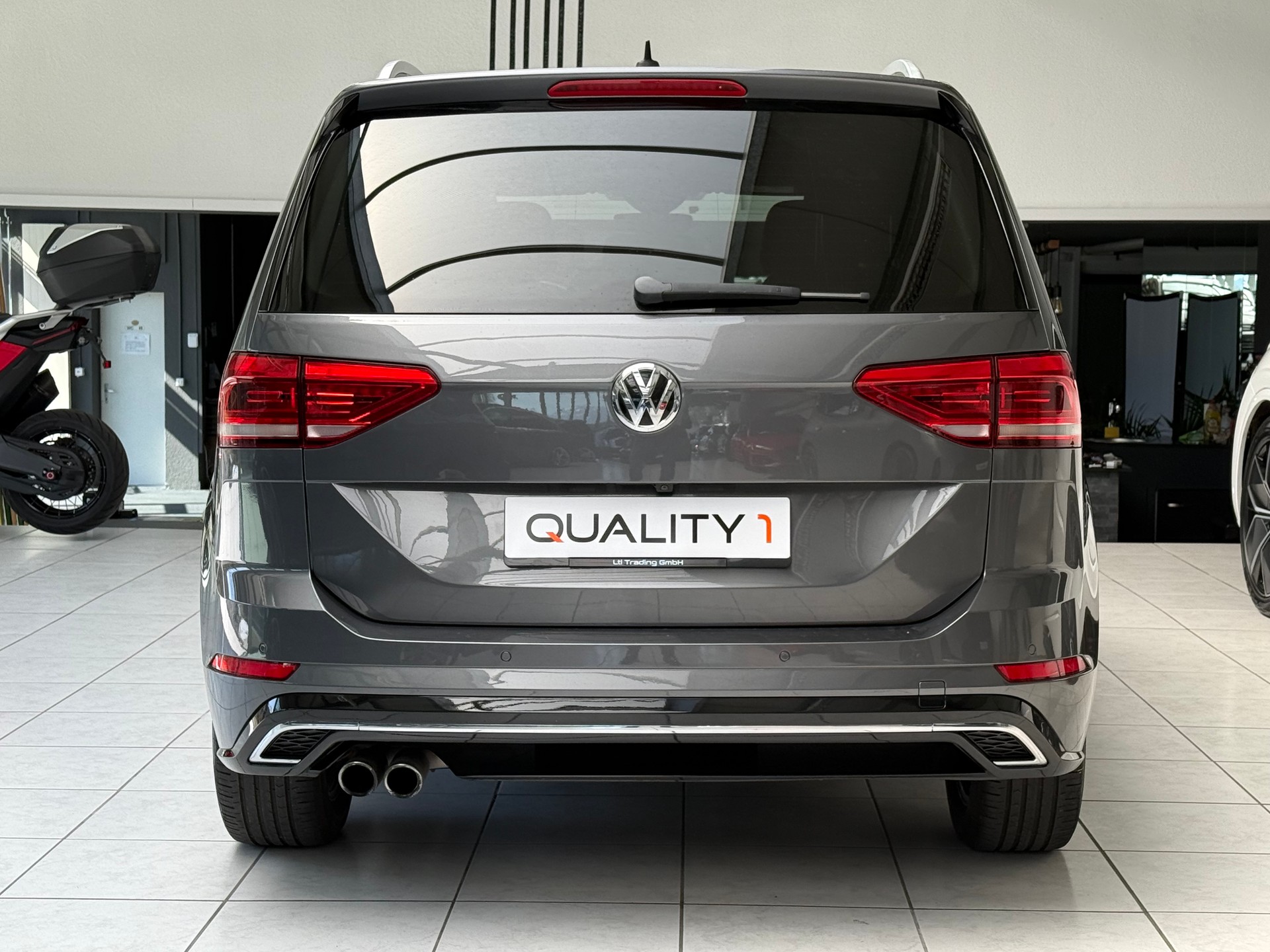 VW Touran 1.4 TSI BlueMotion Technology Highline DSG * R-Line * frisch ab MFK * 7 Plätzer *-image-3
