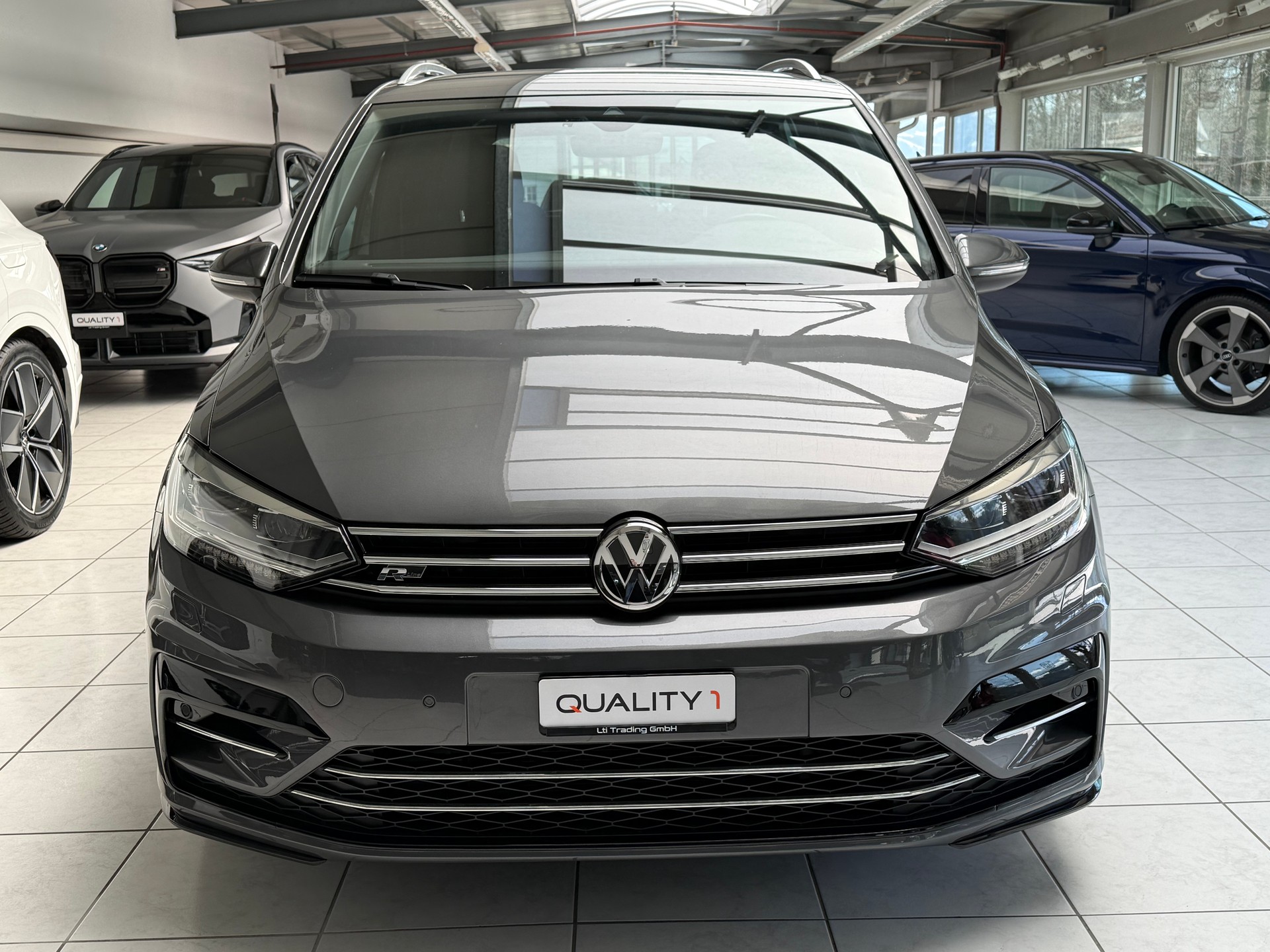 VW Touran 1.4 TSI BlueMotion Technology Highline DSG * R-Line * frisch ab MFK * 7 Plätzer *-image-6
