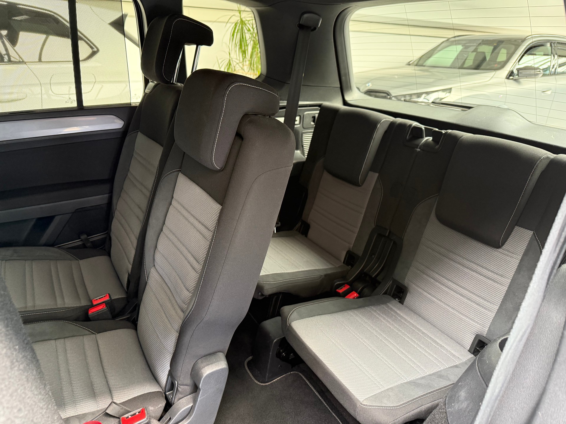 VW Touran 1.4 TSI BlueMotion Technology Highline DSG * R-Line * frisch ab MFK * 7 Plätzer *-image-10