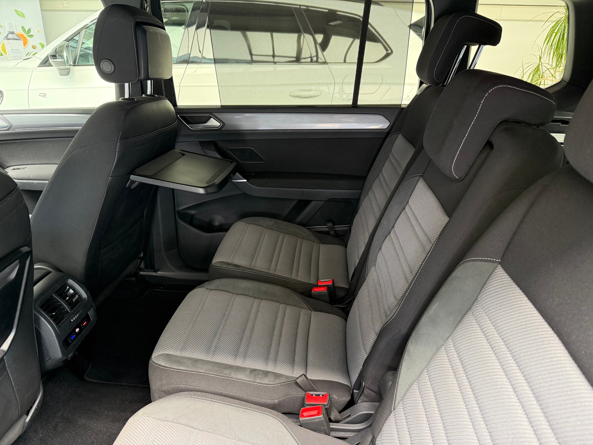 VW Touran 1.4 TSI BlueMotion Technology Highline DSG * R-Line * frisch ab MFK * 7 Plätzer *-image-9