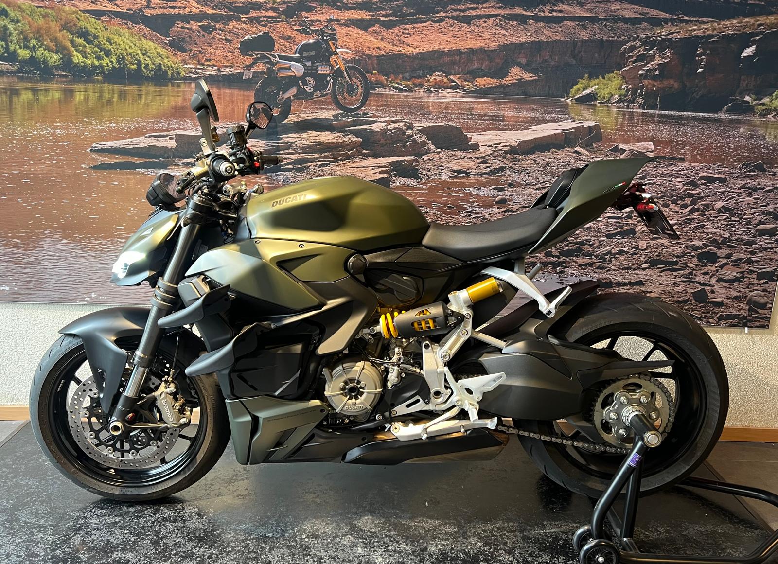 DUCATI Streetfighter V2-image-3
