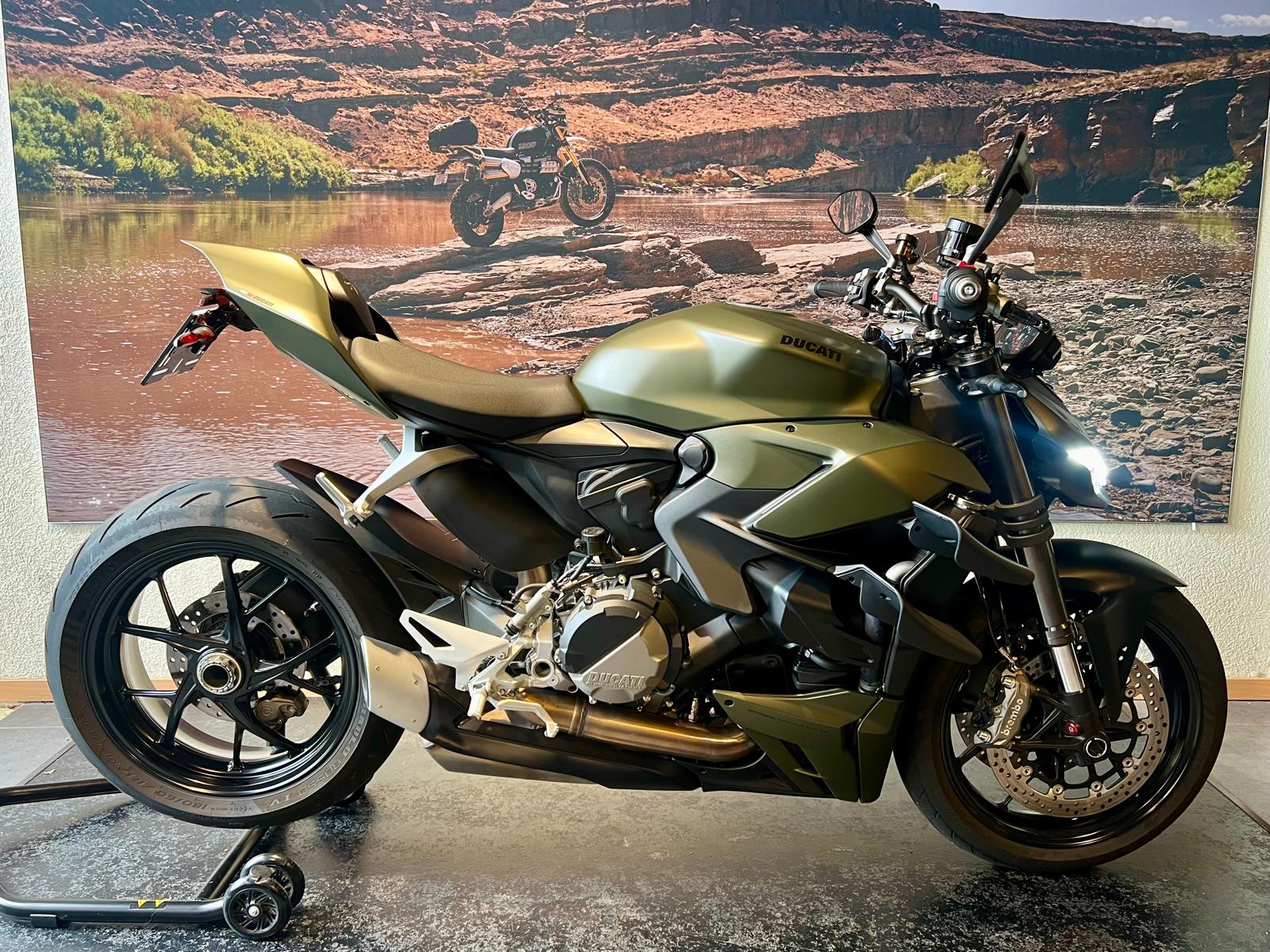 DUCATI Streetfighter V2-image-0