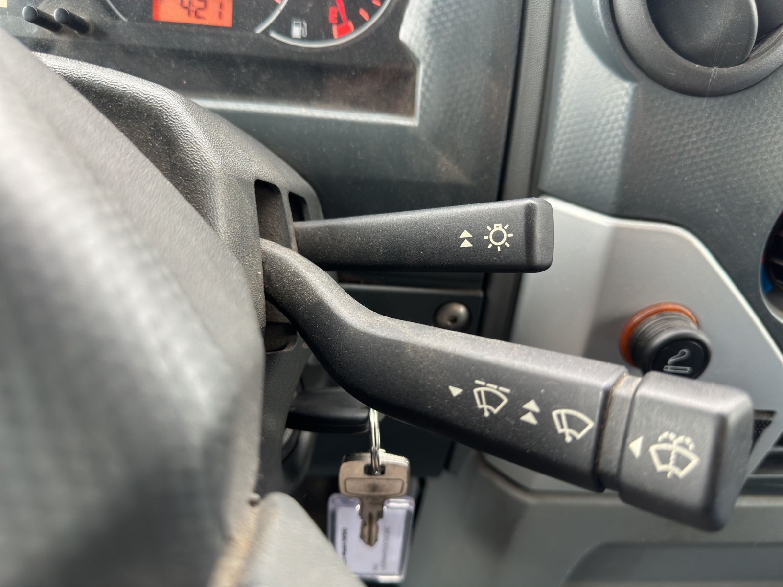 IVECO Massif 3.0 HPT Stationw.-image-15