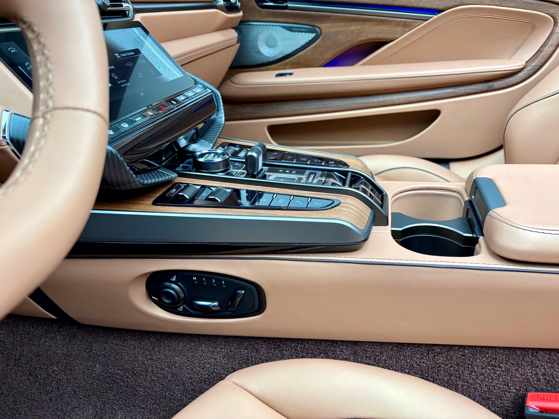ASTON MARTIN Vanquish Volante 5.2 V12 Bi-Turbo-image-10
