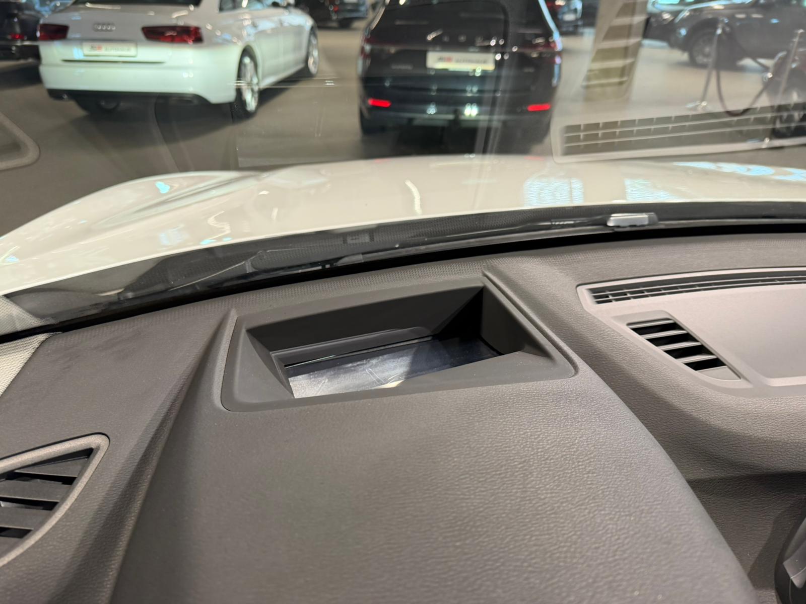 BMW X1 xDrive 18d xLine Fleet Edition Steptronic-image-18