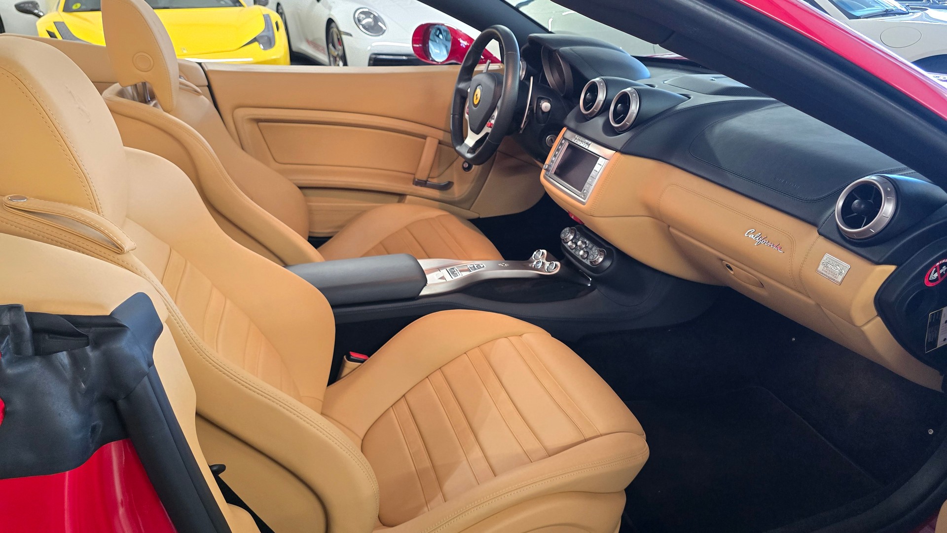 FERRARI California 4.3 V8-image-17