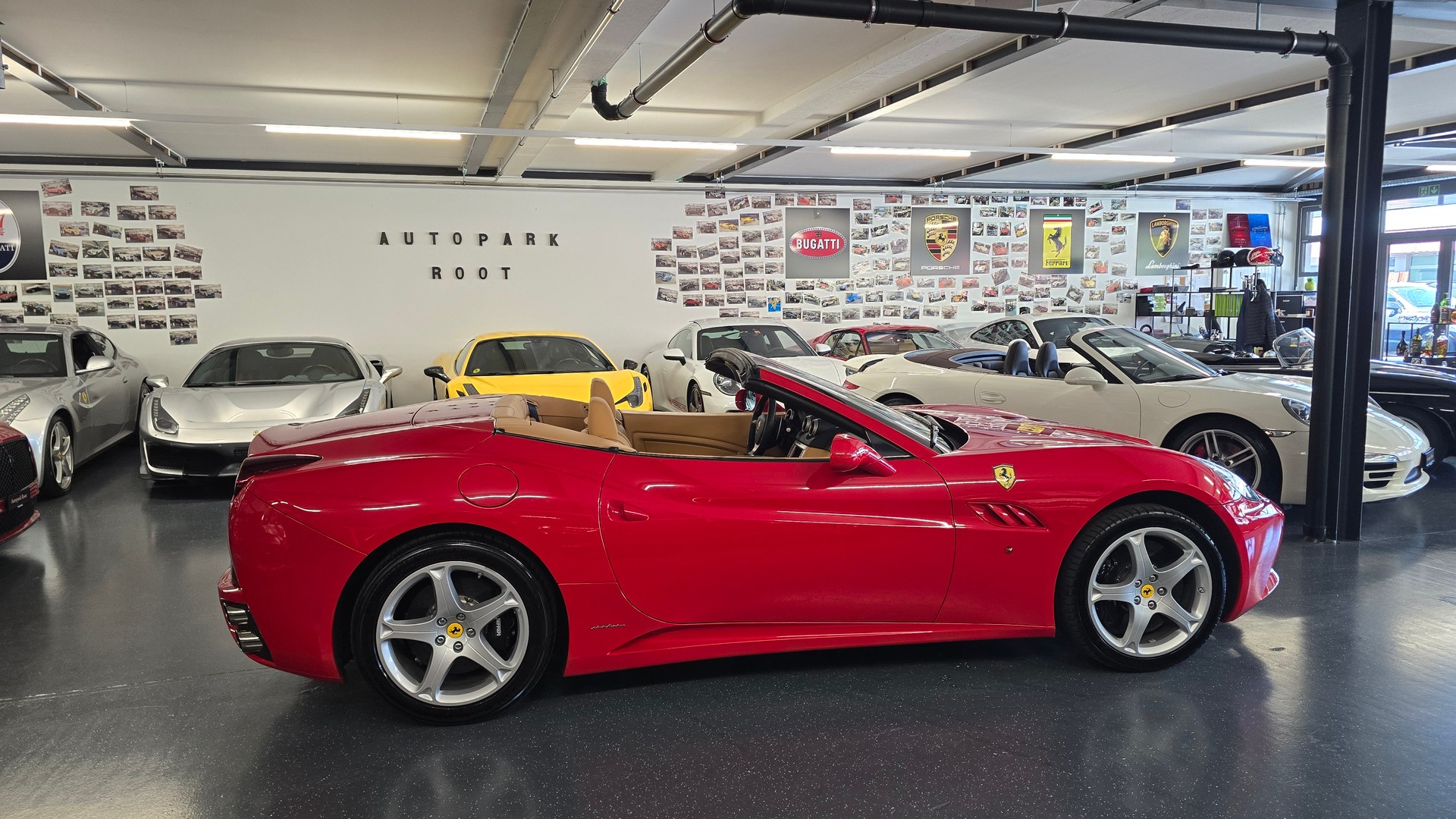 FERRARI California 4.3 V8-showroom-element-3