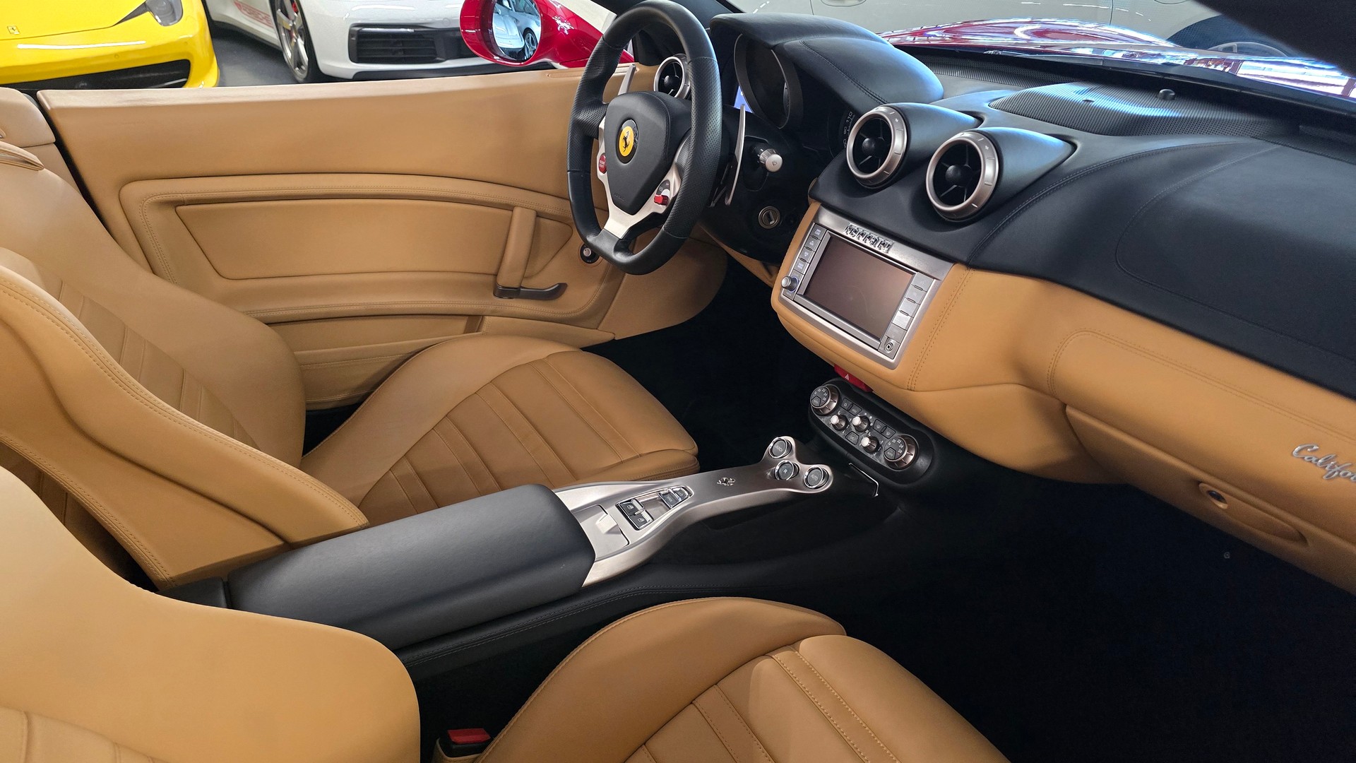 FERRARI California 4.3 V8-image-16