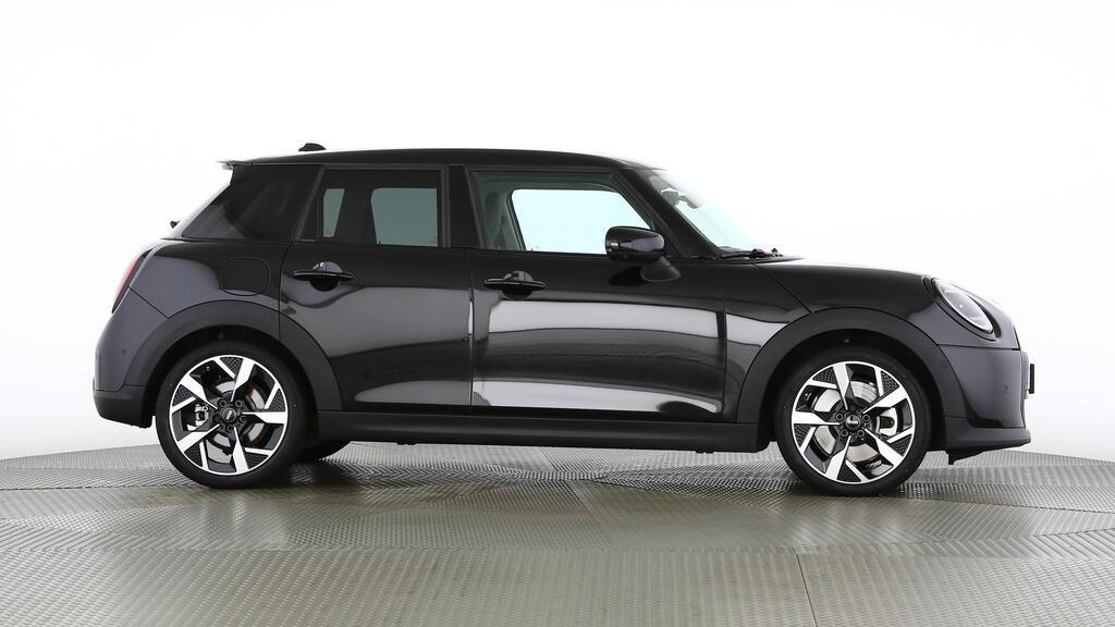 MINI Cooper 5 door S-showroom-element-2
