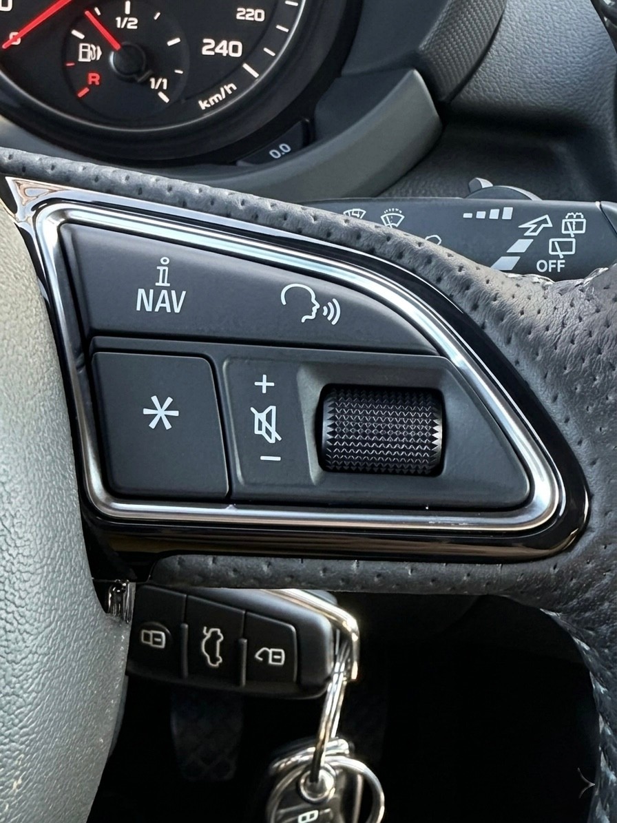 AUDI *RESERVIERT* A1 1.2 TFSI (S-Line) Ambition *1. Hand*-image-16