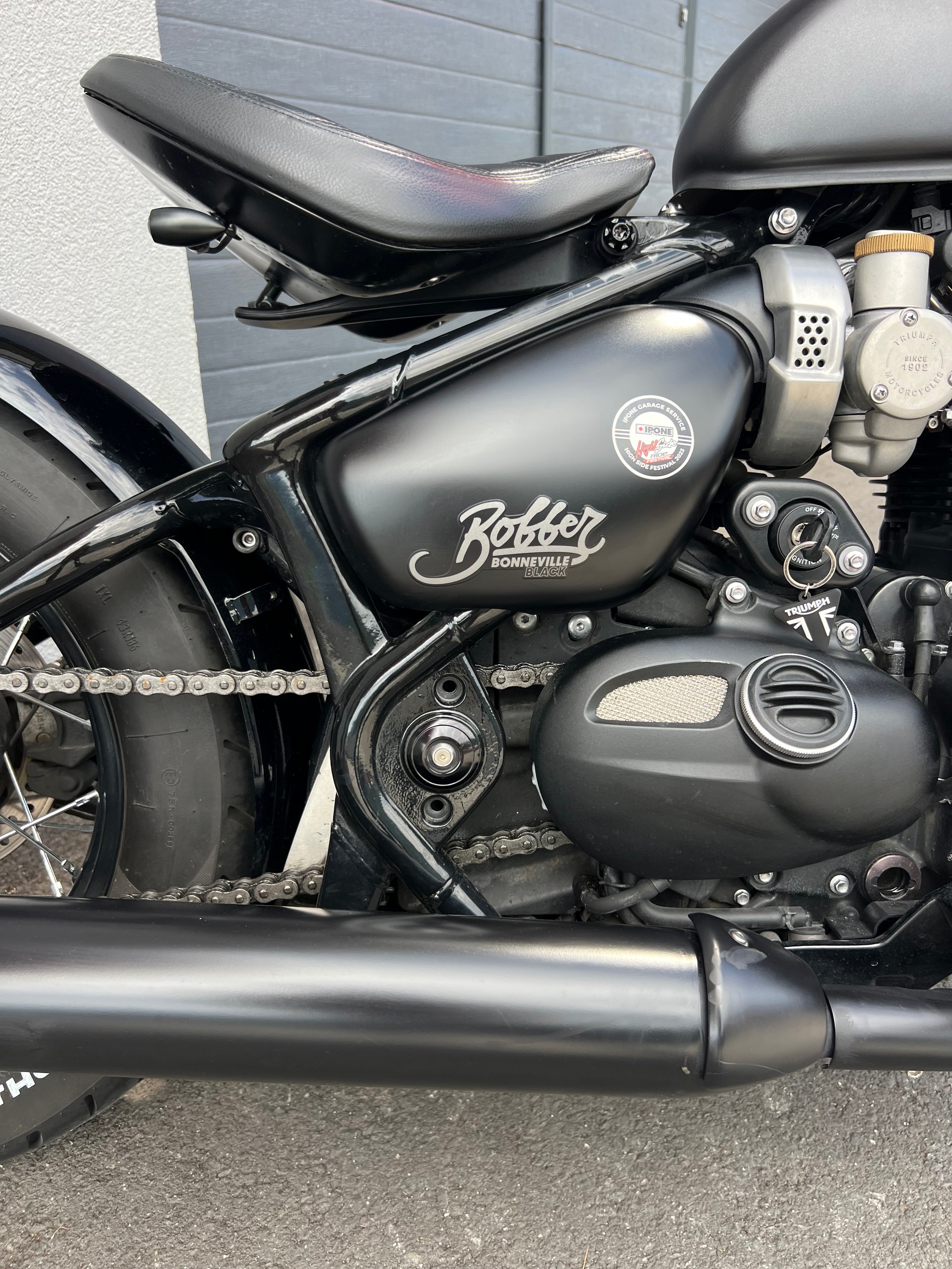 TRIUMPH Bonneville 1200 Bobber Black ABS-image-5