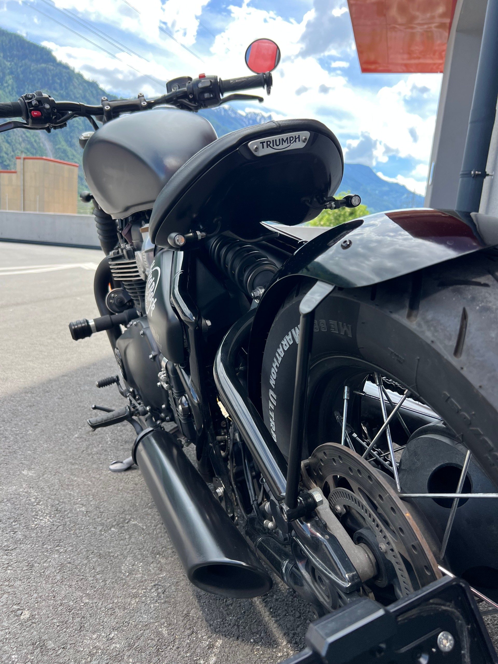 TRIUMPH Bonneville 1200 Bobber Black ABS-image-11