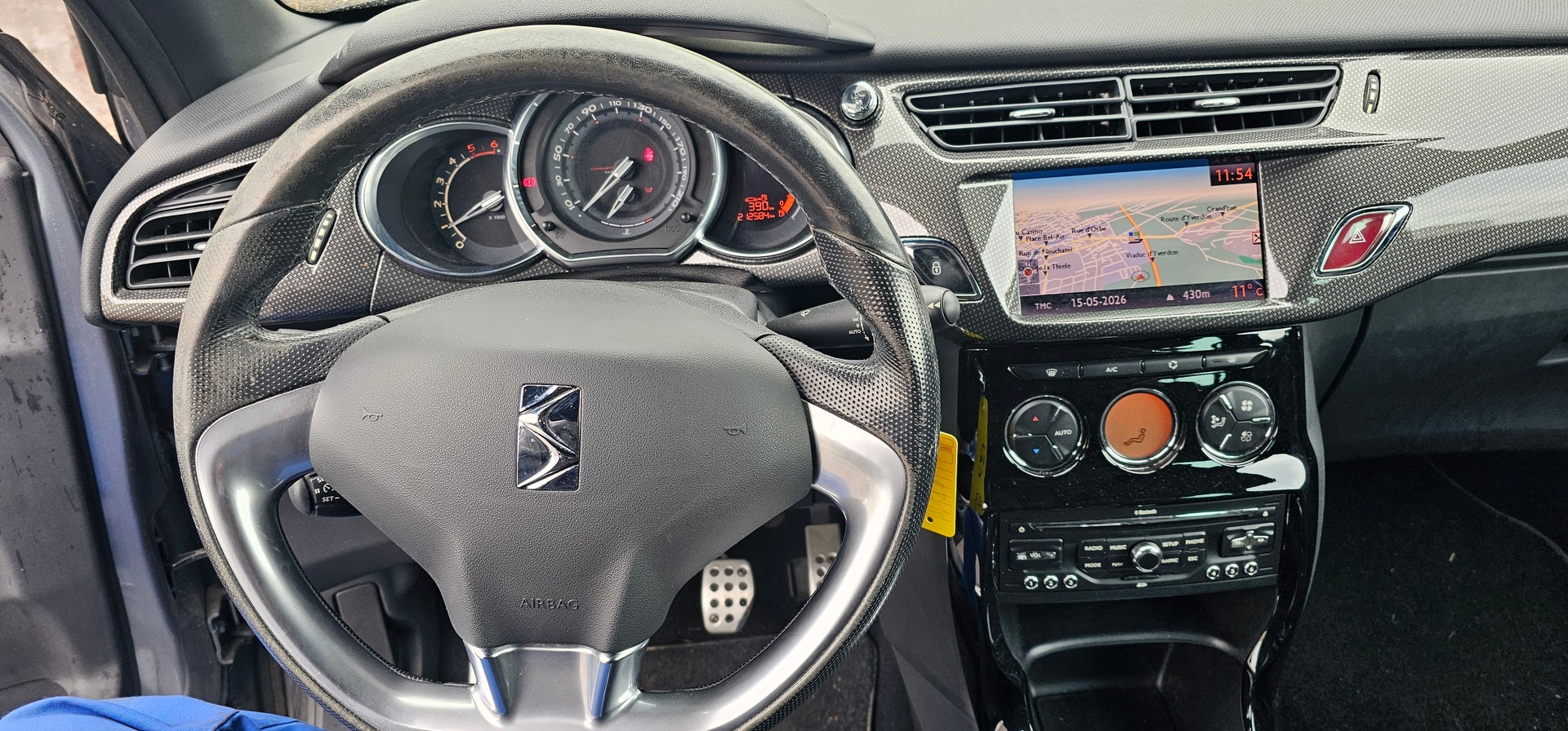 DS AUTOMOBILES DS3 1.6 16V HDi Sport Chic-image-7