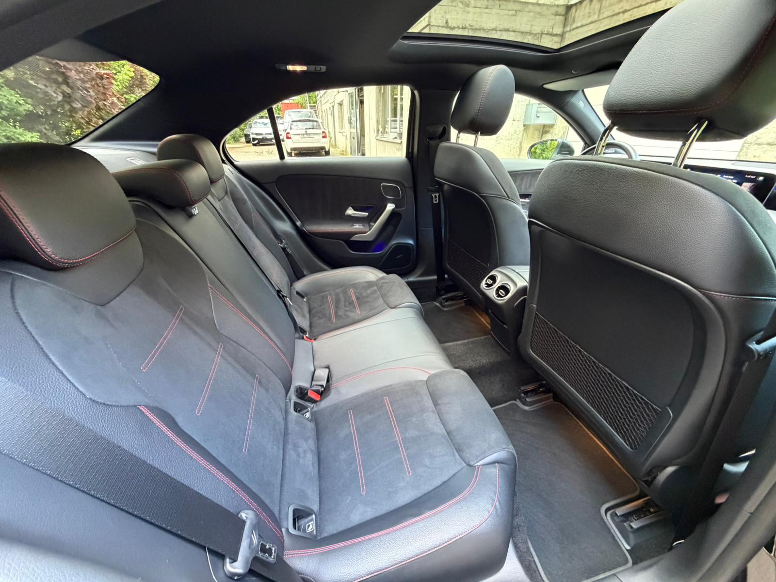 MERCEDES-BENZ A 250 4Matic AMG Line 4Matic 7G-DCT-image-14