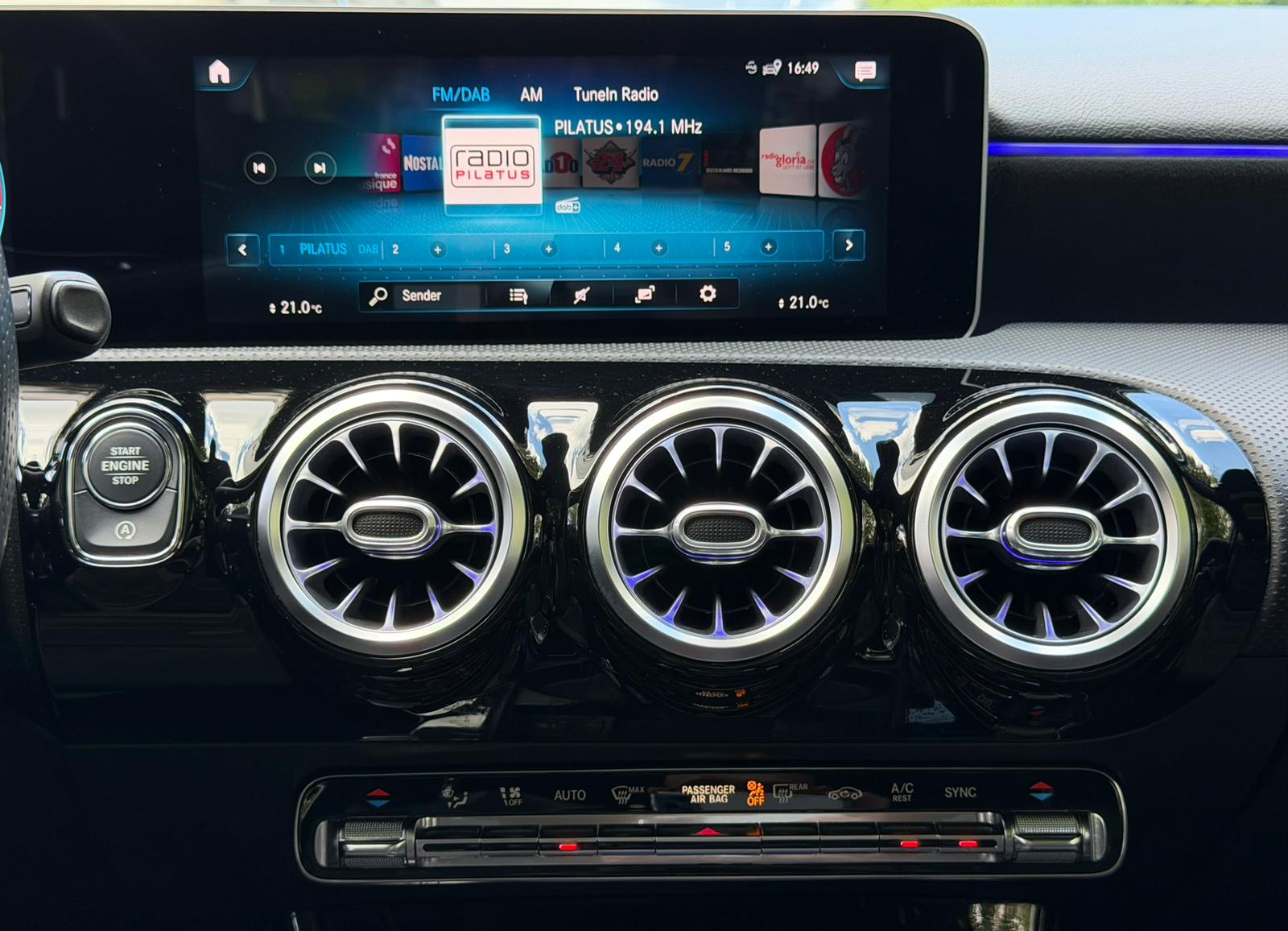 MERCEDES-BENZ A 250 4Matic AMG Line 4Matic 7G-DCT-image-21
