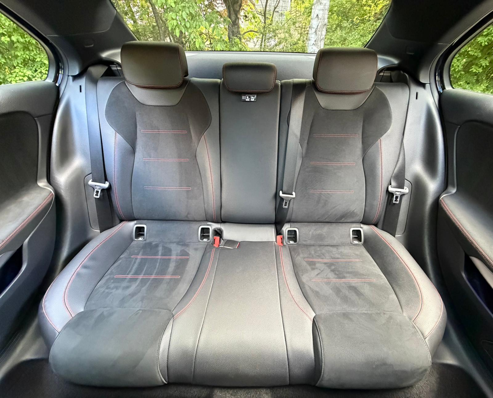 MERCEDES-BENZ A 250 4Matic AMG Line 4Matic 7G-DCT-image-17