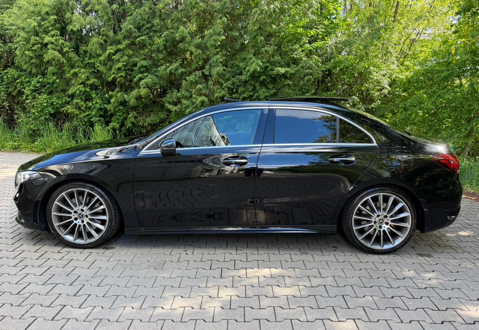 MERCEDES-BENZ A 250 4Matic AMG Line 4Matic 7G-DCT-showroom-element-1