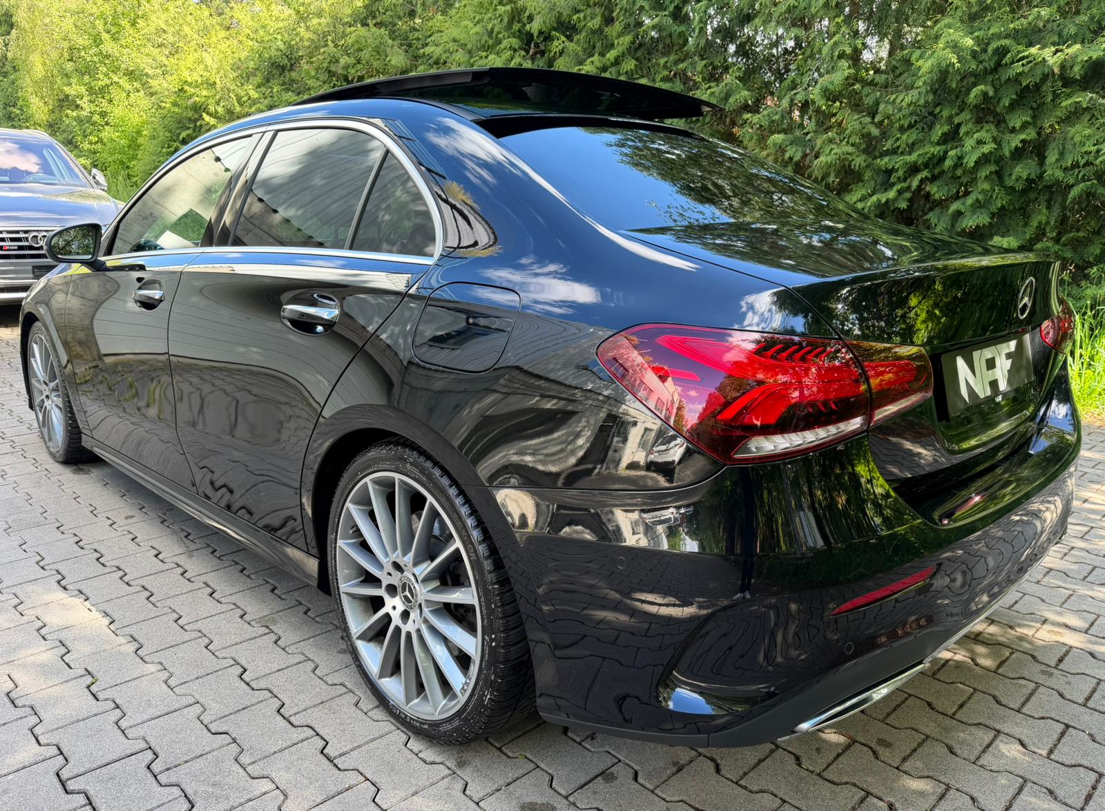 MERCEDES-BENZ A 250 4Matic AMG Line 4Matic 7G-DCT-showroom-element-2