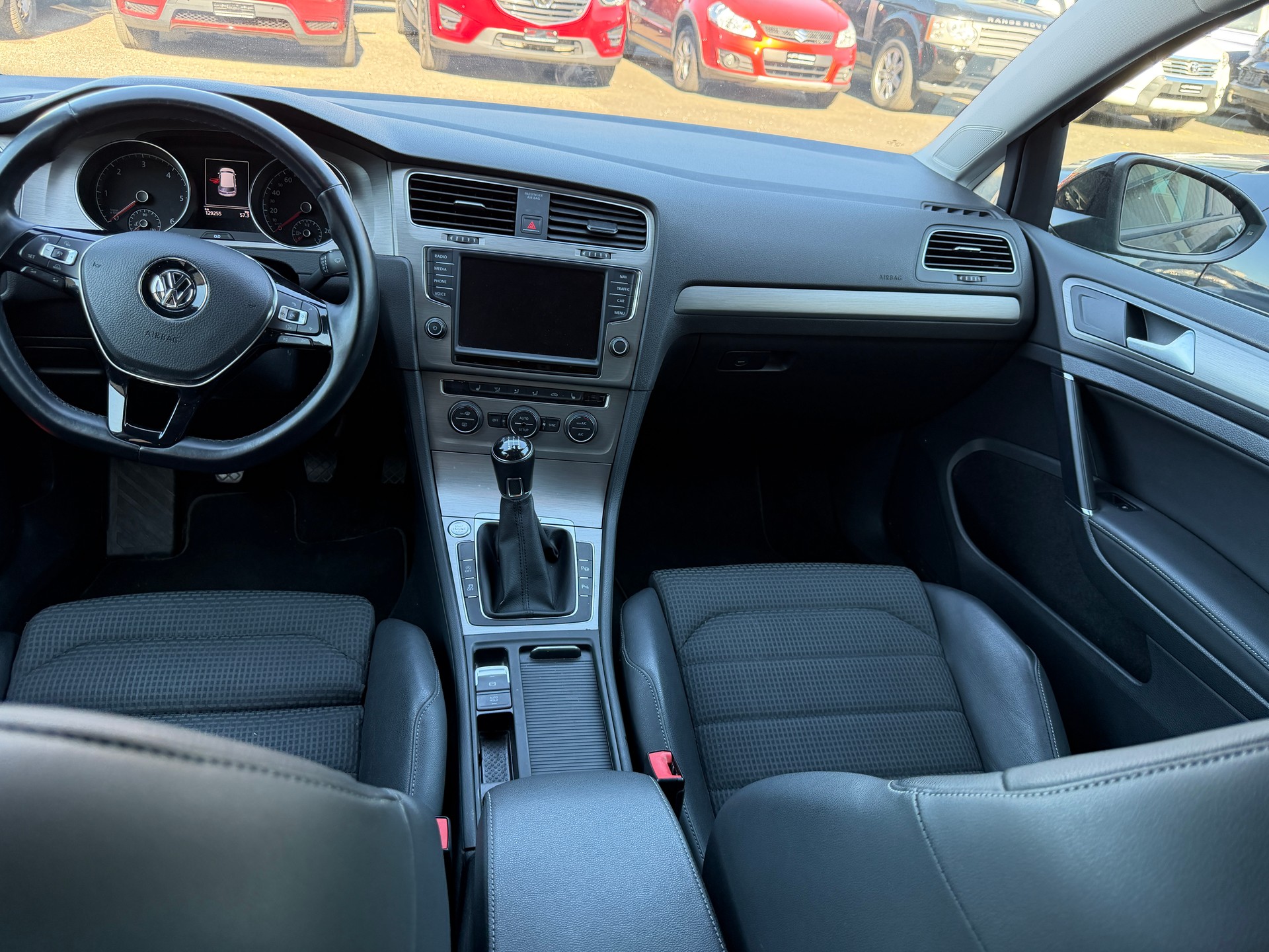 VW Golf 2.0 TDI R-Line Design 4Motion-image-7