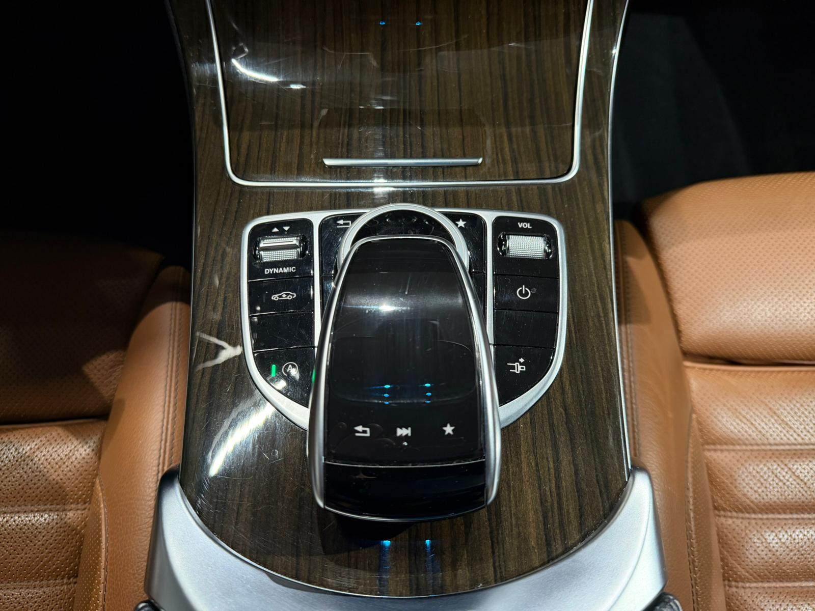 MERCEDES-BENZ C 400 Coupé 4Matic 9G-tronic-image-22