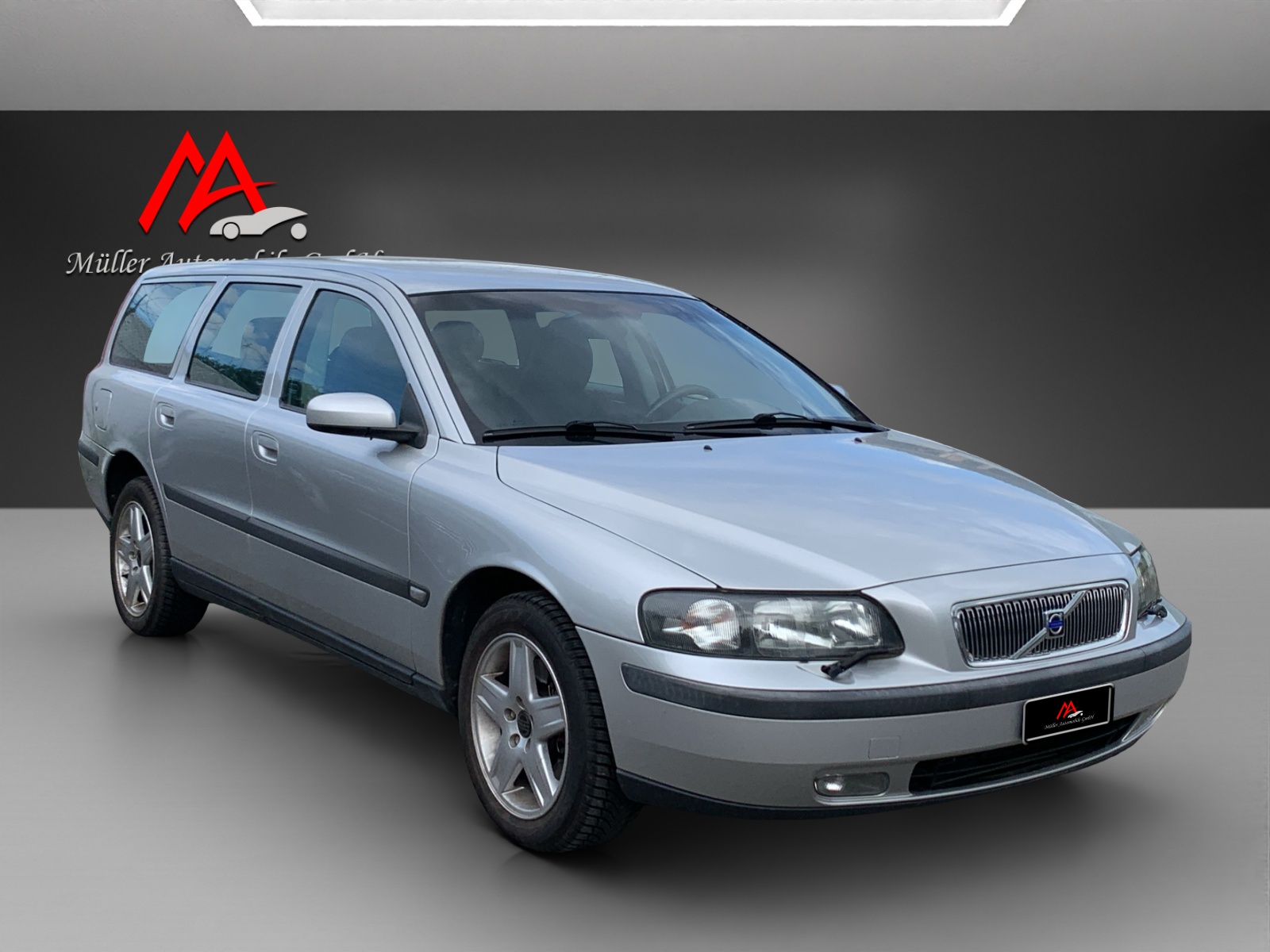 VOLVO V70 2.5T AWD Titanium Edition-showroom-element-1