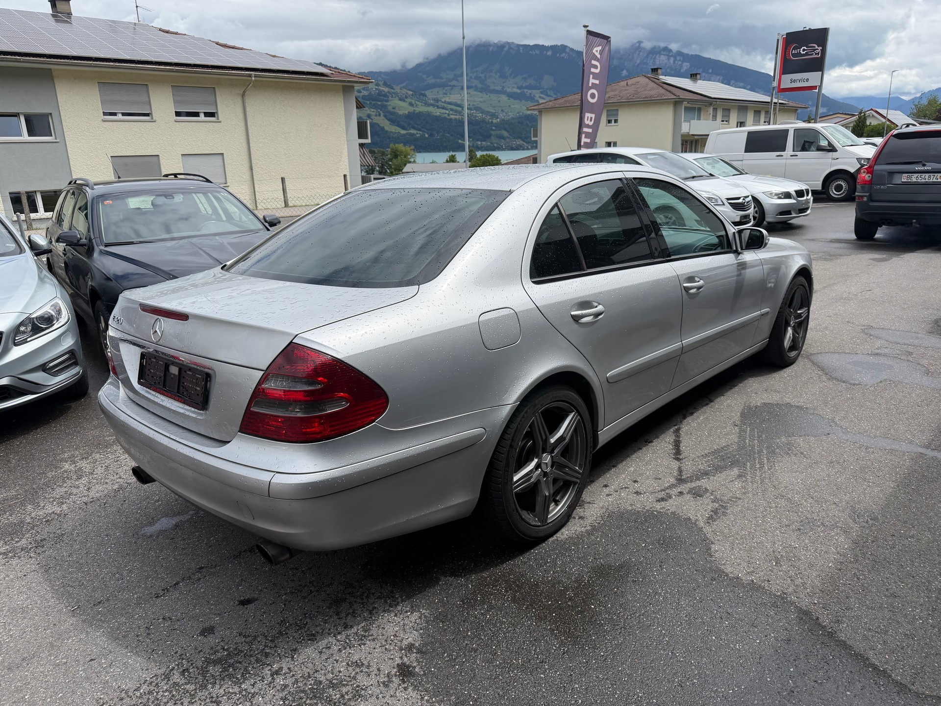 MERCEDES-BENZ E 320 CDI Classic Automatic-image-2