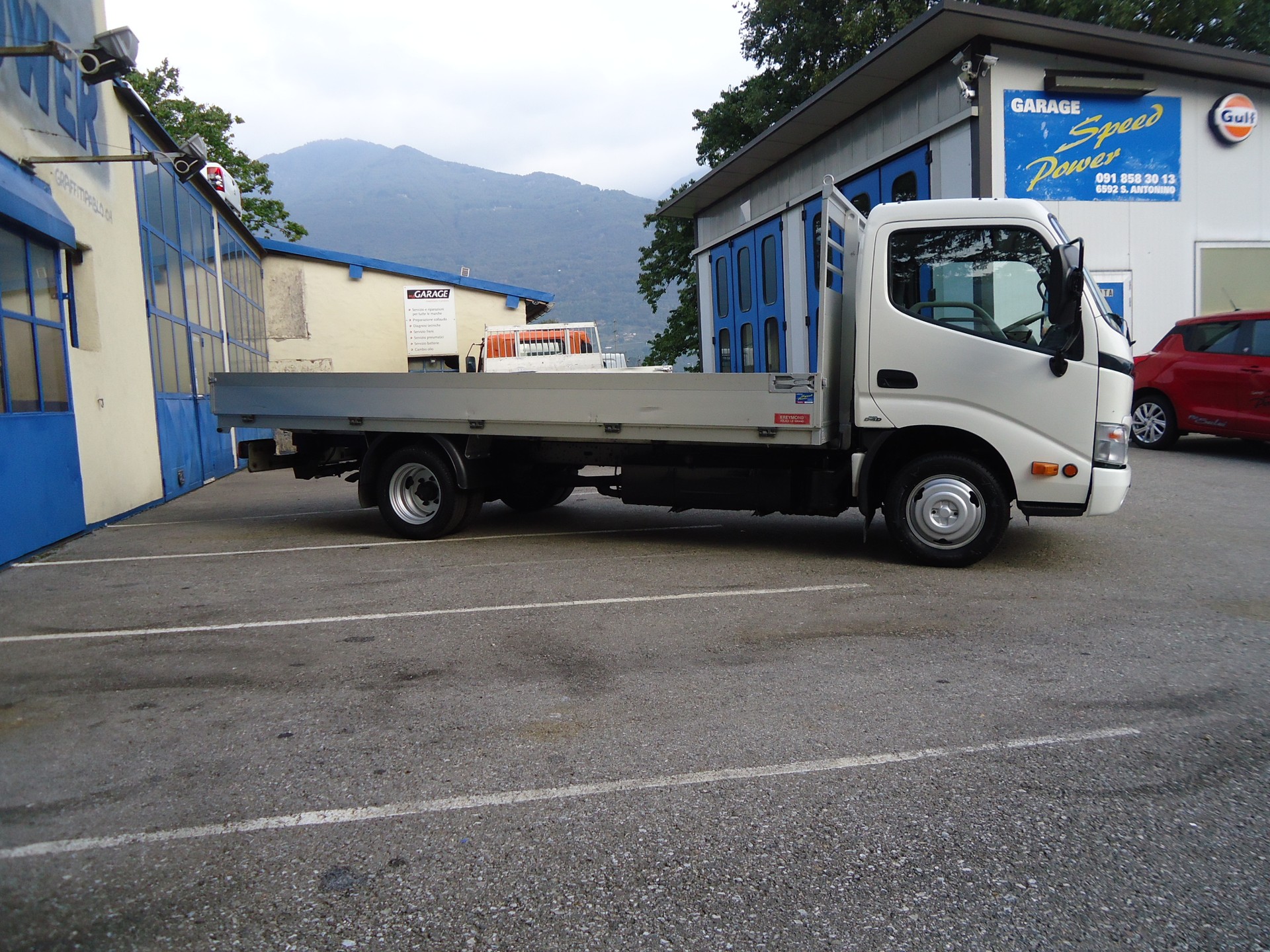 TOYOTA Dyna 150 MWB - Ponte Fisso in Alluminio - Gancio di Traino.-image-2