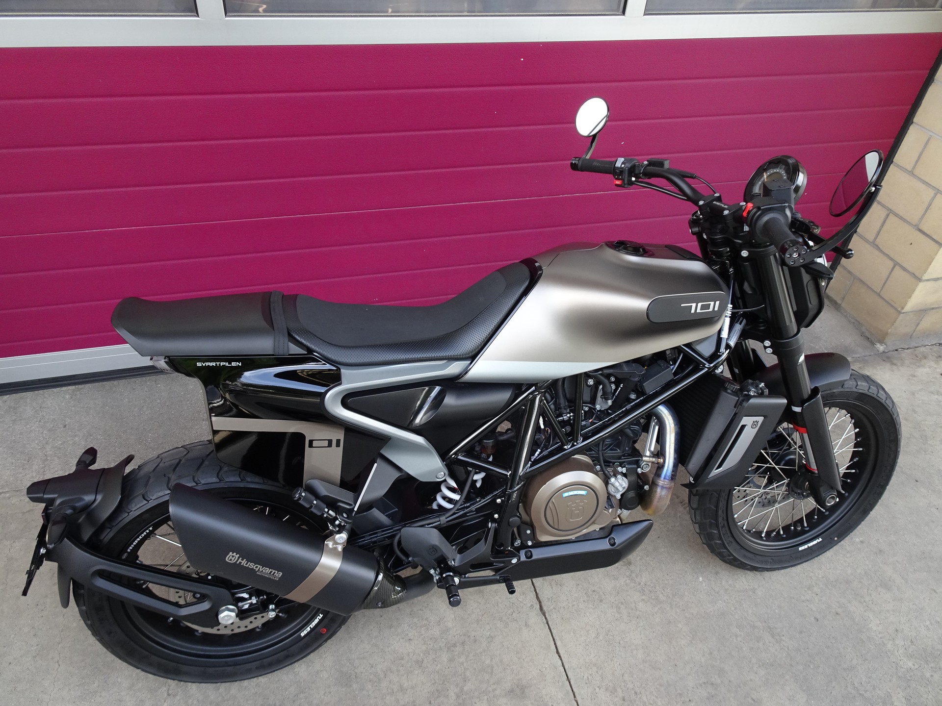 HUSQVARNA Svartpilen 701-image-14