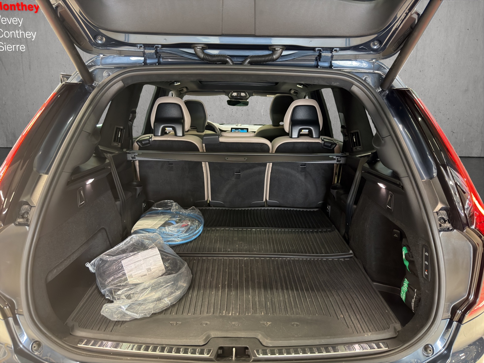 VOLVO XC90 T8 eAWD PluginHybrid Ultra Dark Geartronic-image-17