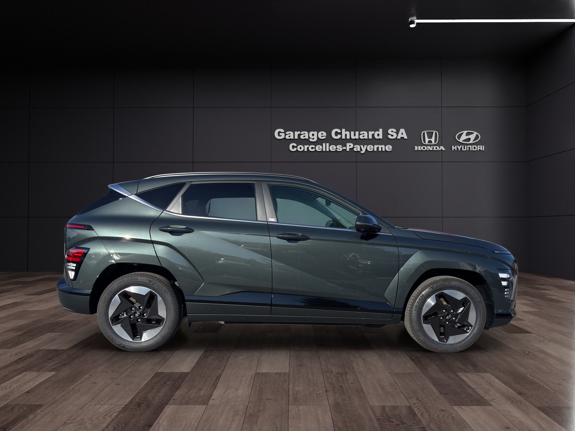 HYUNDAI Kona EV 65.4 kWh Amplia-showroom-element-2