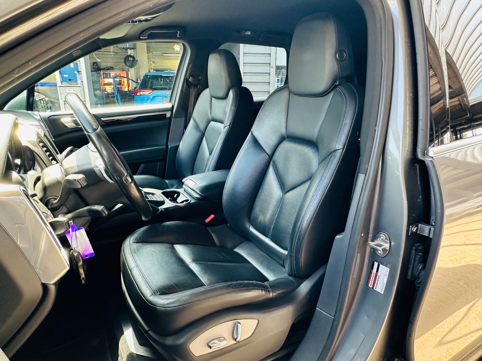 PORSCHE Cayenne S-image-9