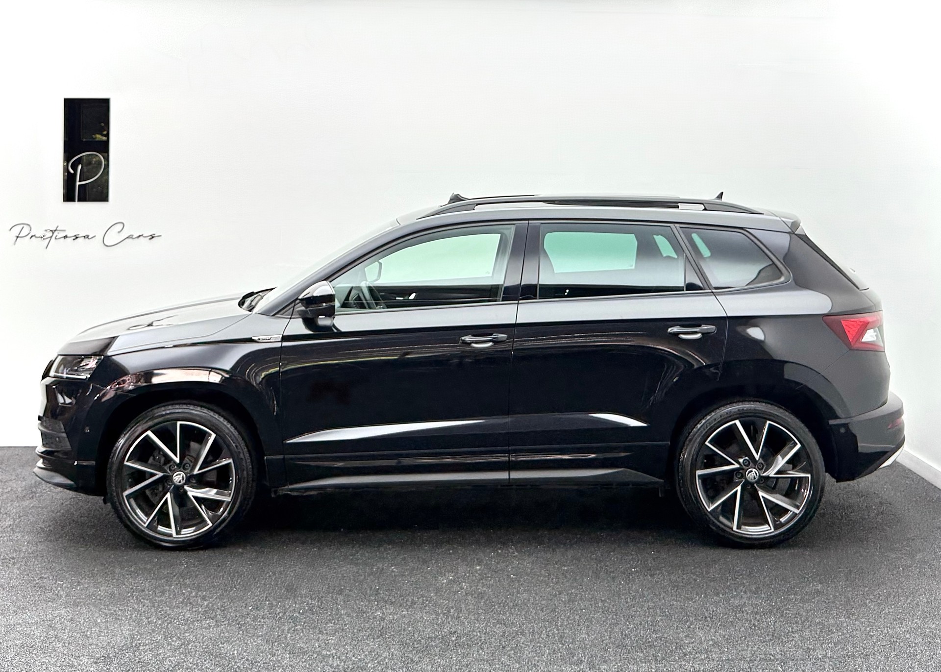 SKODA Karoq 2.0 TDI SCR SportLine 4x4 DSG PANORAMADACH-showroom-element-3