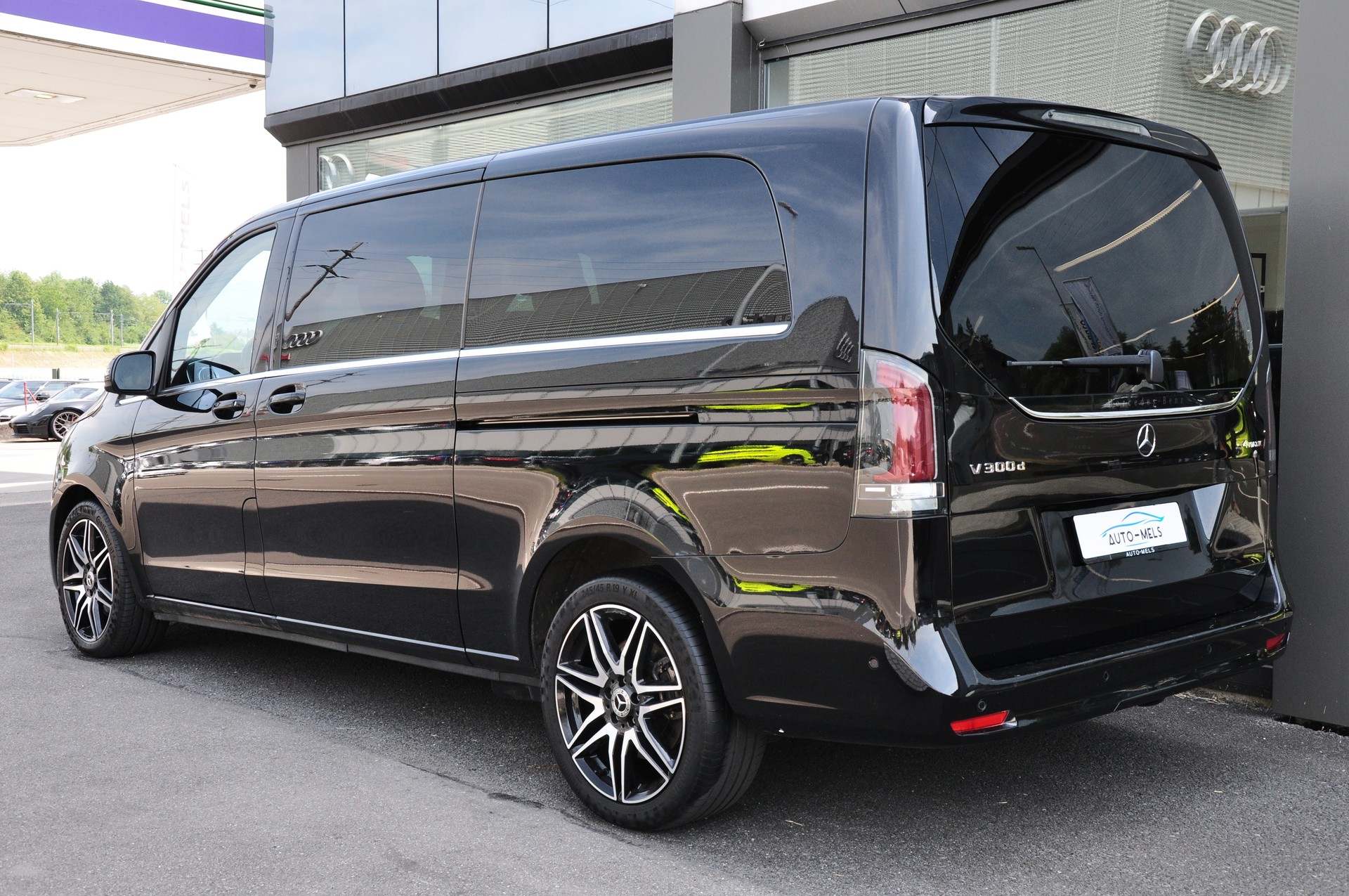 MERCEDES-BENZ V 300 d extralang Avantgarde 4Matic 9G-Tronic-image-6