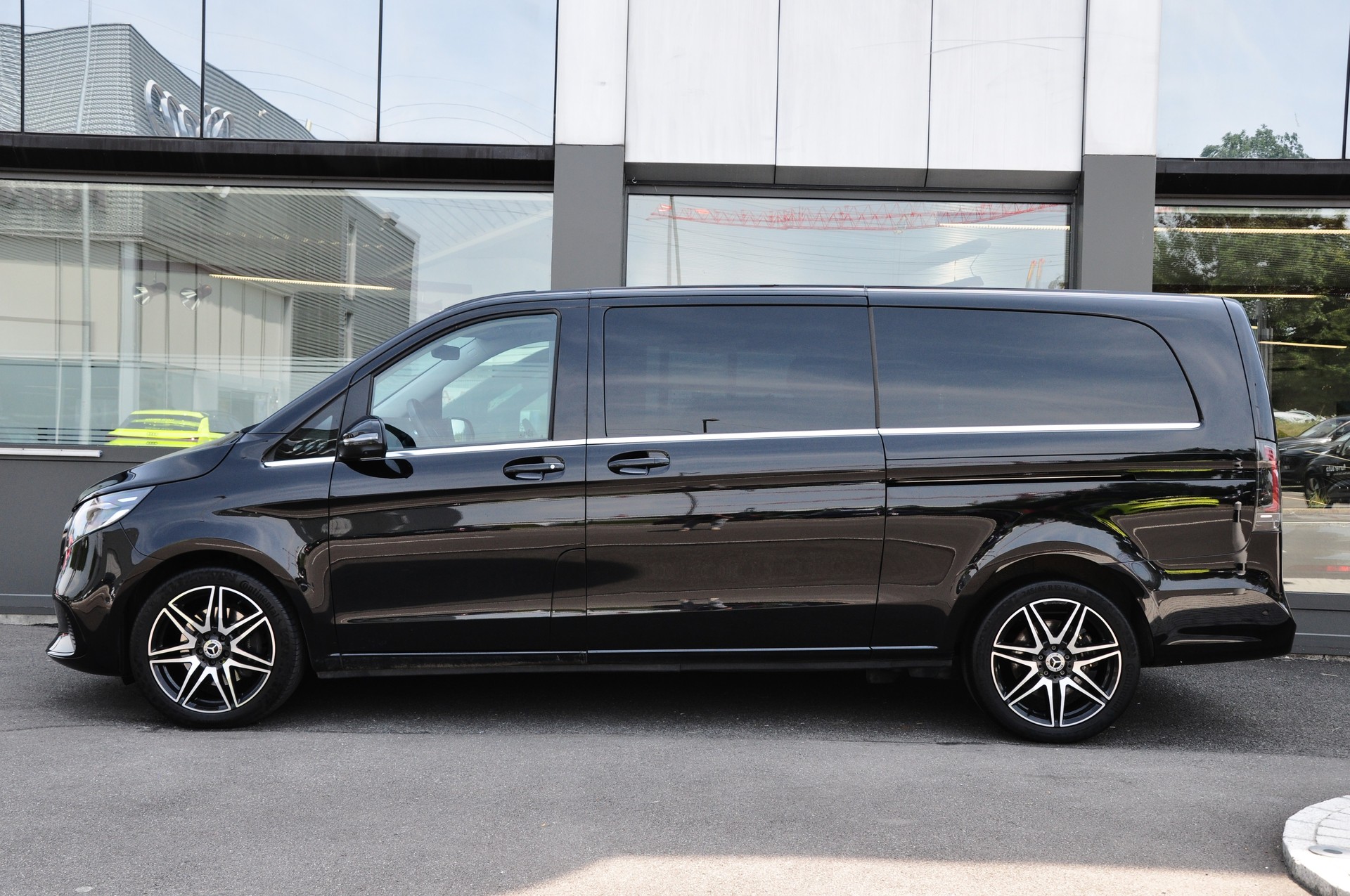 MERCEDES-BENZ V 300 d extralang Avantgarde 4Matic 9G-Tronic-image-5