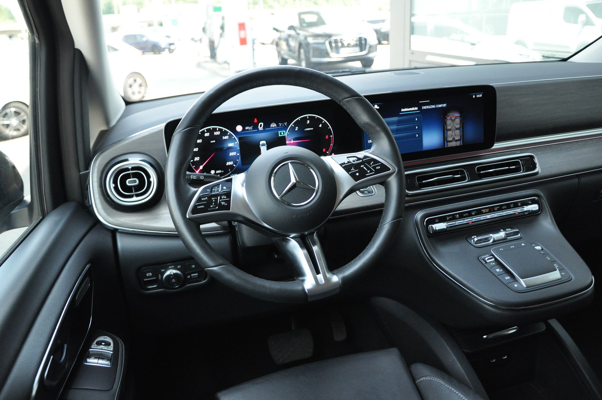 MERCEDES-BENZ V 300 d extralang Avantgarde 4Matic 9G-Tronic-image-16