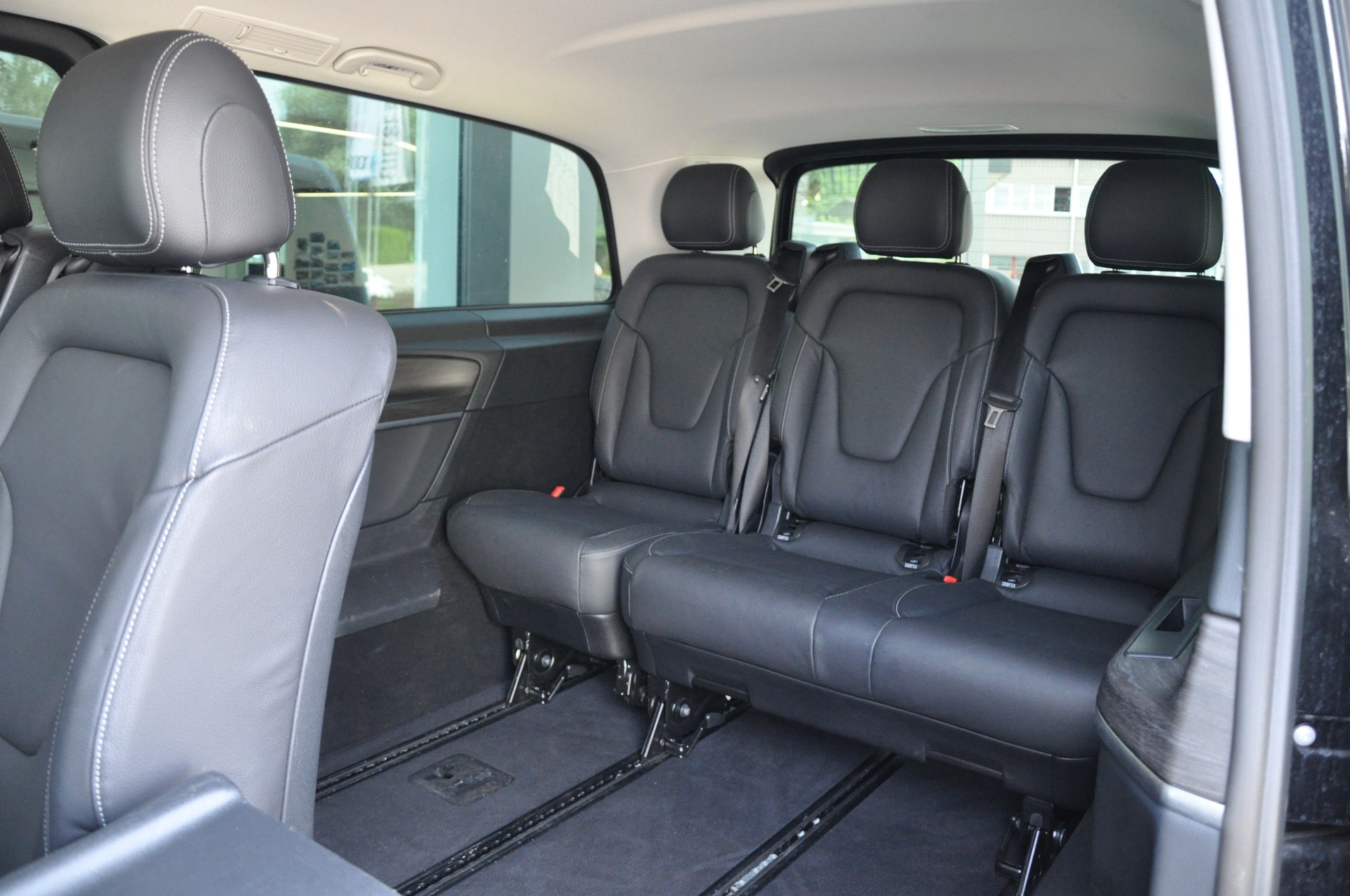 MERCEDES-BENZ V 300 d extralang Avantgarde 4Matic 9G-Tronic-image-20