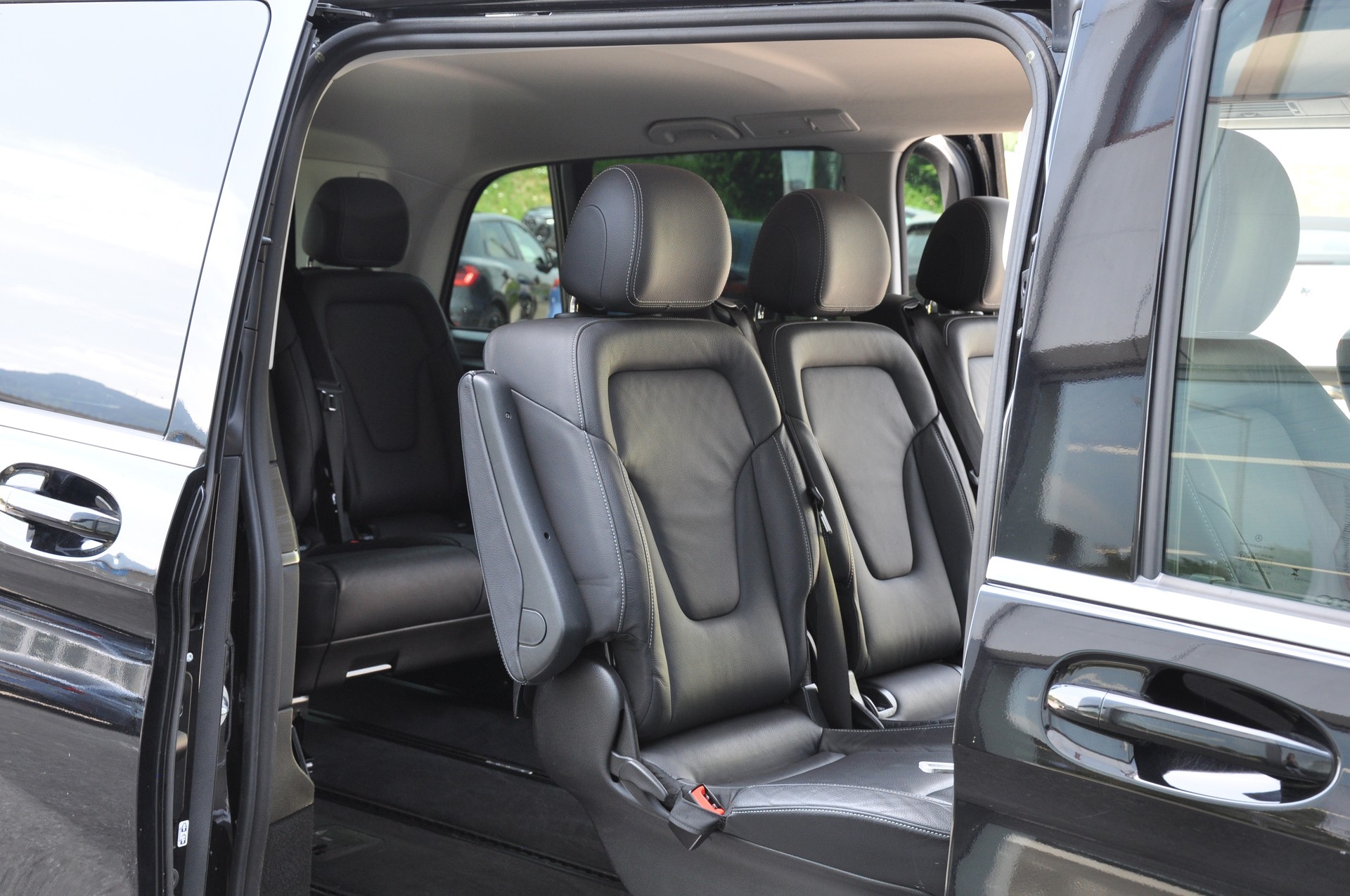 MERCEDES-BENZ V 300 d extralang Avantgarde 4Matic 9G-Tronic-image-15