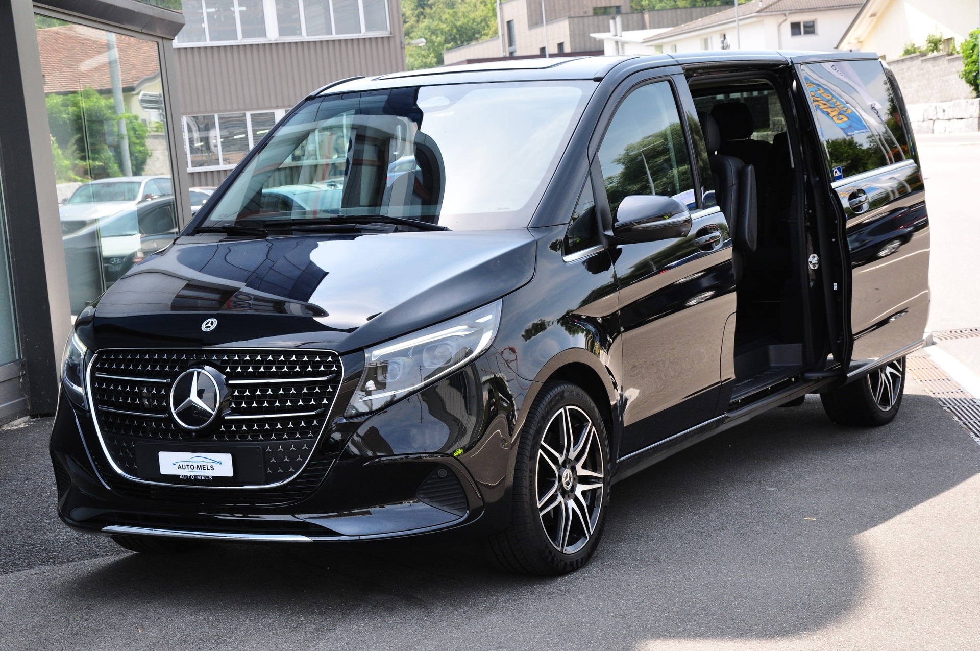 MERCEDES-BENZ V 300 d extralang Avantgarde 4Matic 9G-Tronic-image-11