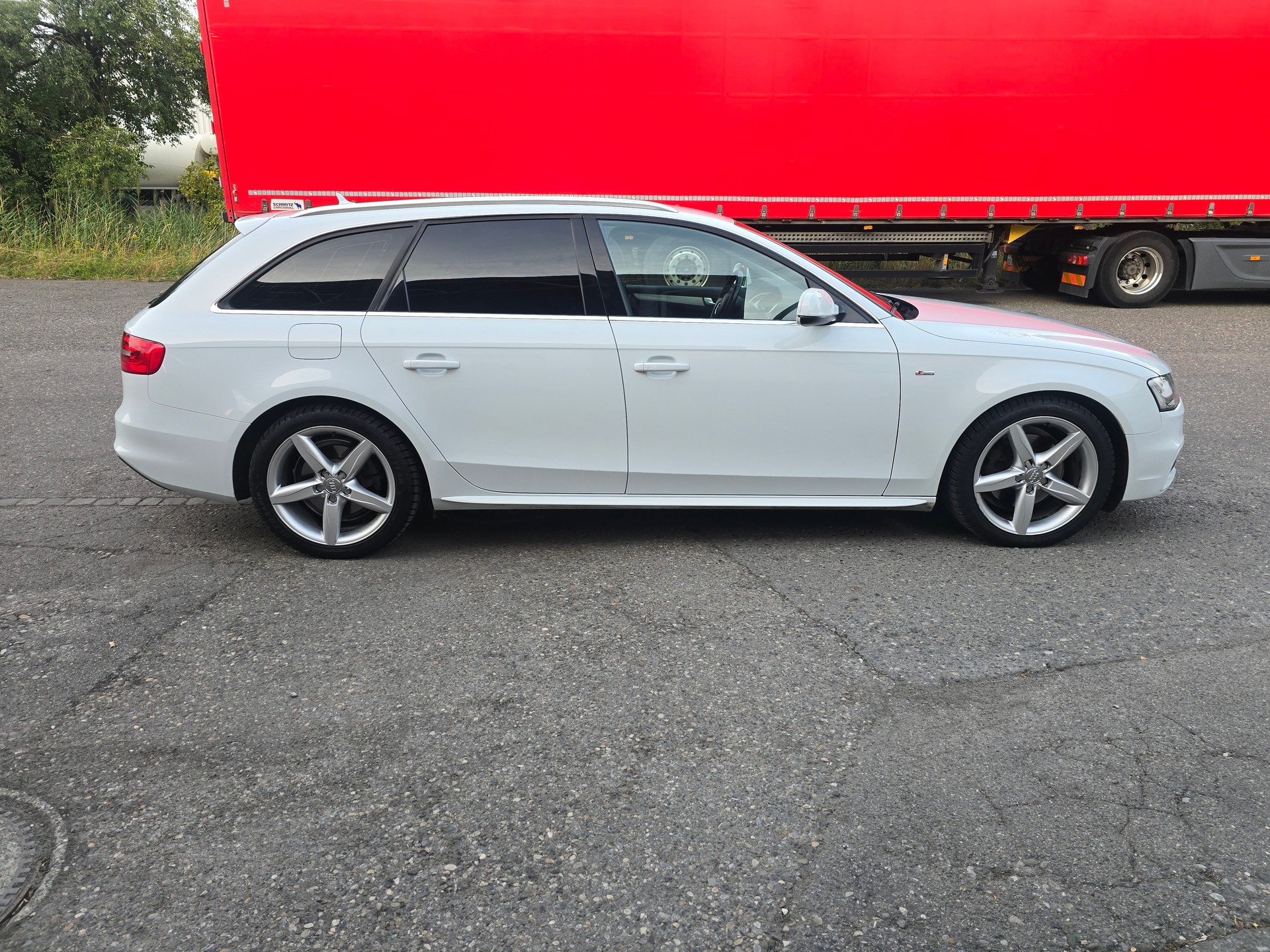 AUDI A4 Avant 2.0 TDI Attraction multitronic-image-7